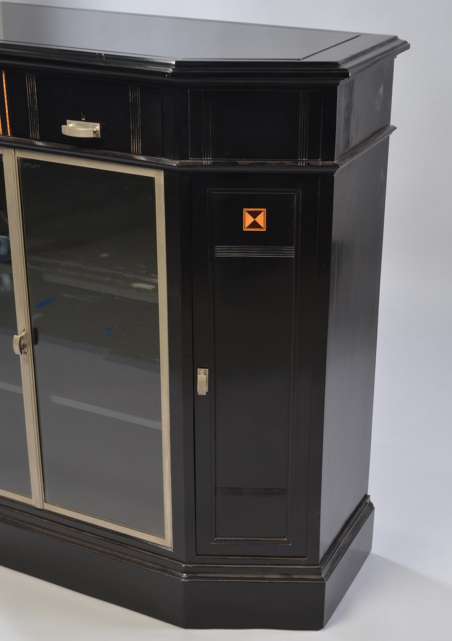 trim art cabinets