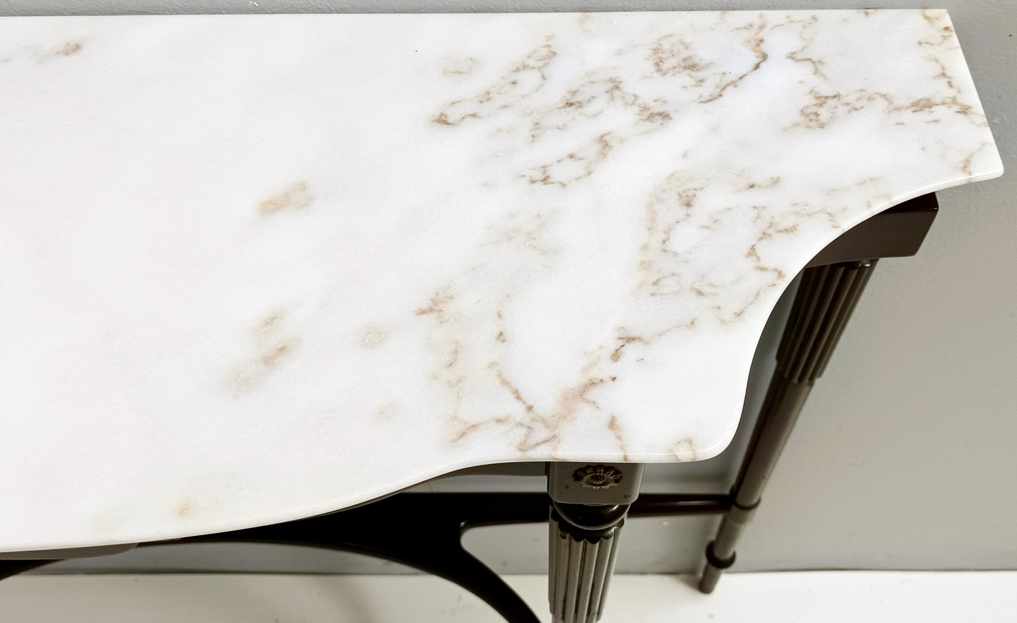 Konsolentisch aus ebonisierter Buche mit rosa portugiesischer Marmorplatte, Italien im Angebot 2