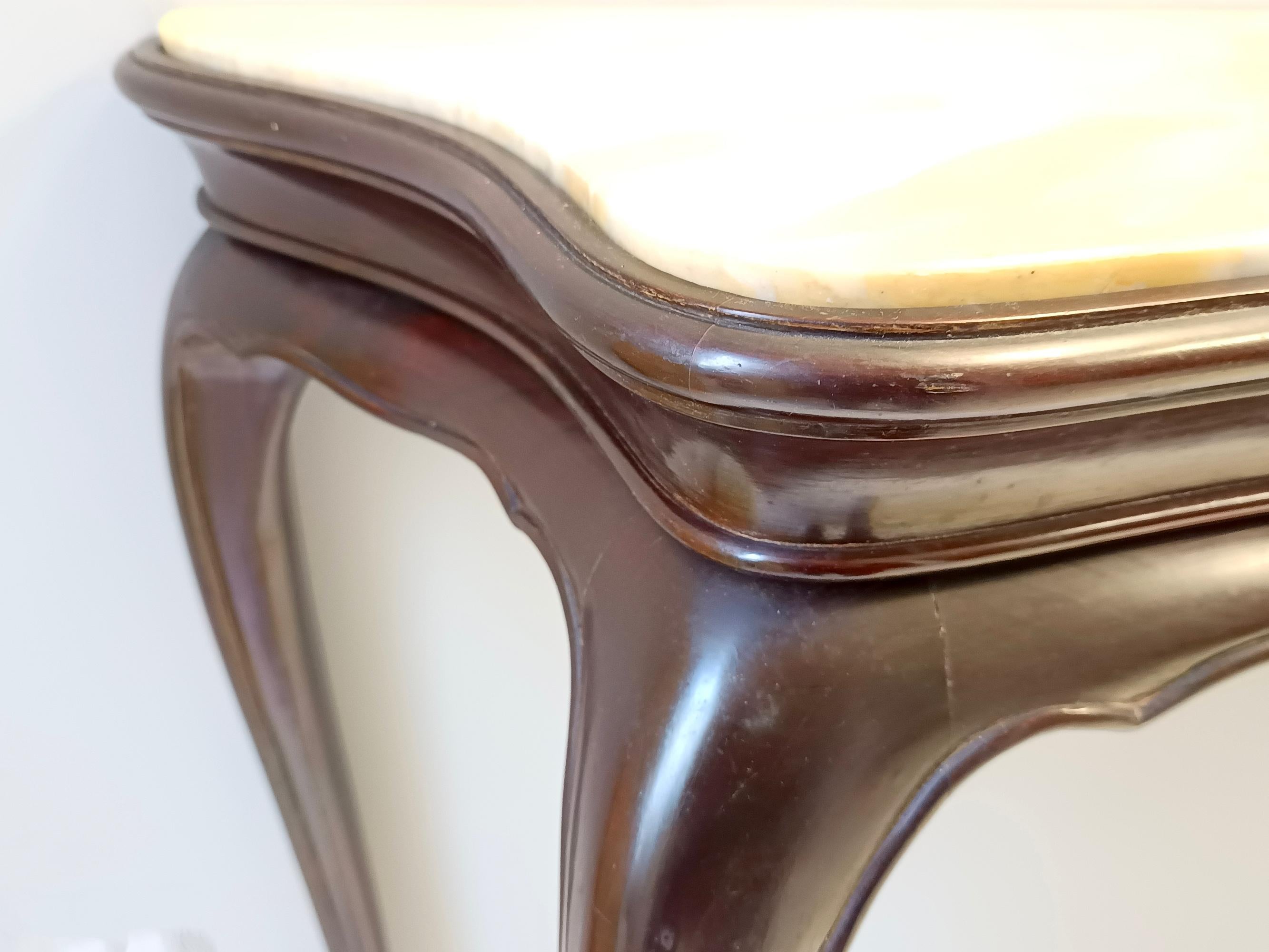 Consola de Haya Ebonizada con Tapa de Mármol de Siena Marfil de Osvaldo Borsani, Italia en venta 6