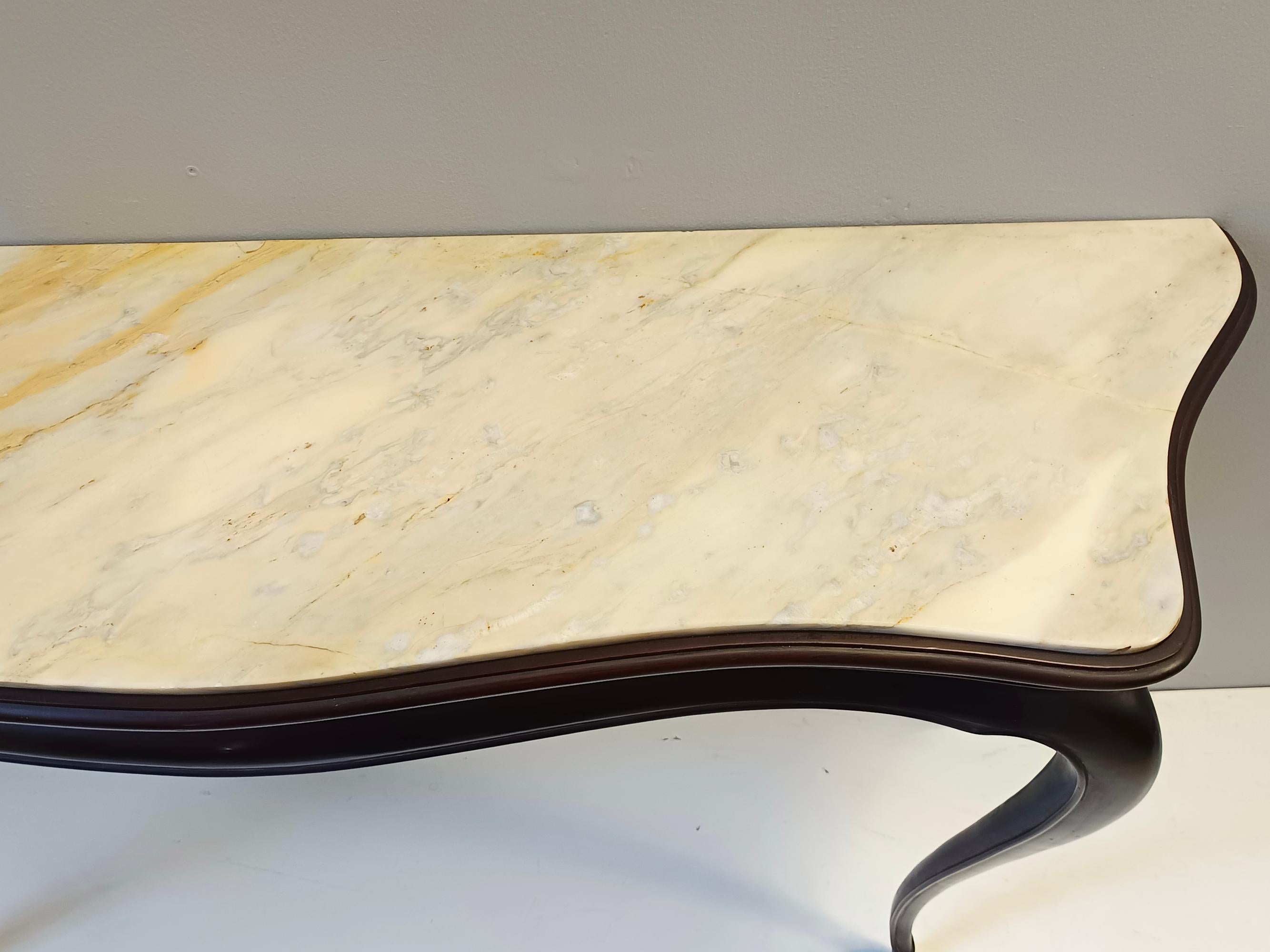 Consola de Haya Ebonizada con Tapa de Mármol de Siena Marfil de Osvaldo Borsani, Italia en venta 3