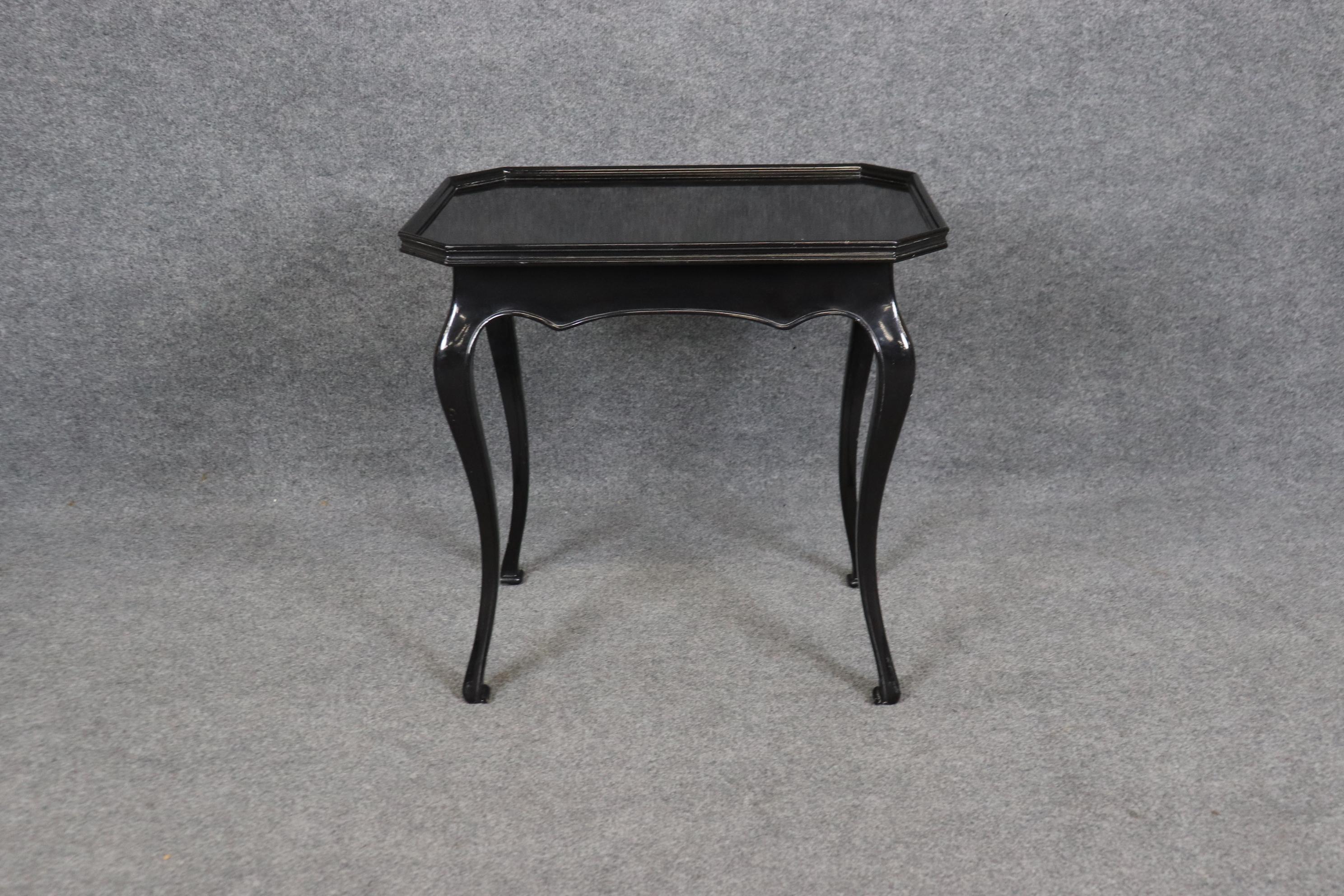 Ebonized Black Lacquer Georgian Style English End Tray Top Occasional Table In Good Condition For Sale In Swedesboro, NJ