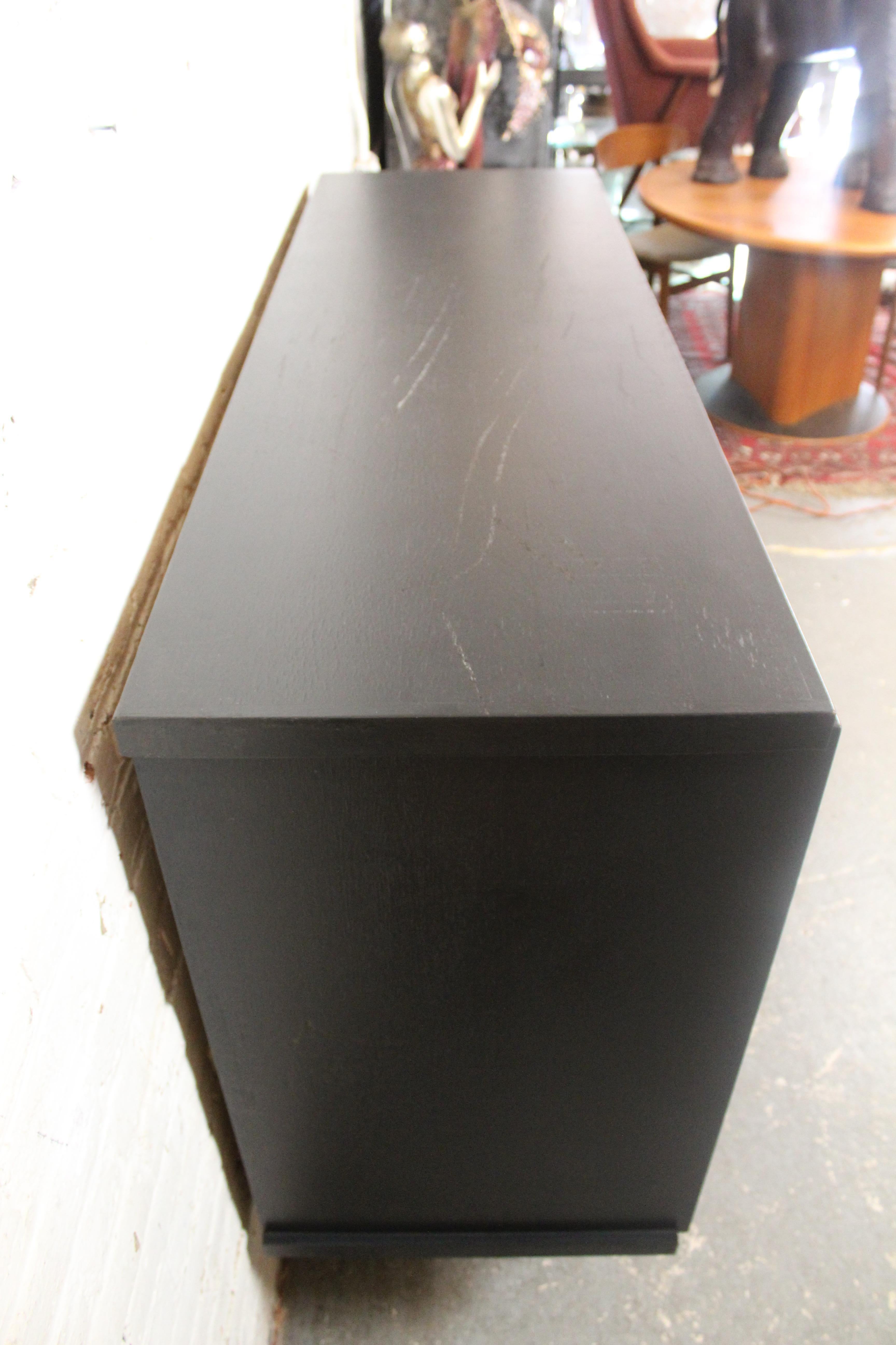 Brutalistischer Schrank aus Ebenholz von De Coene Frères aus Belgien im Zustand „Gut“ im Angebot in Brooklyn, NY