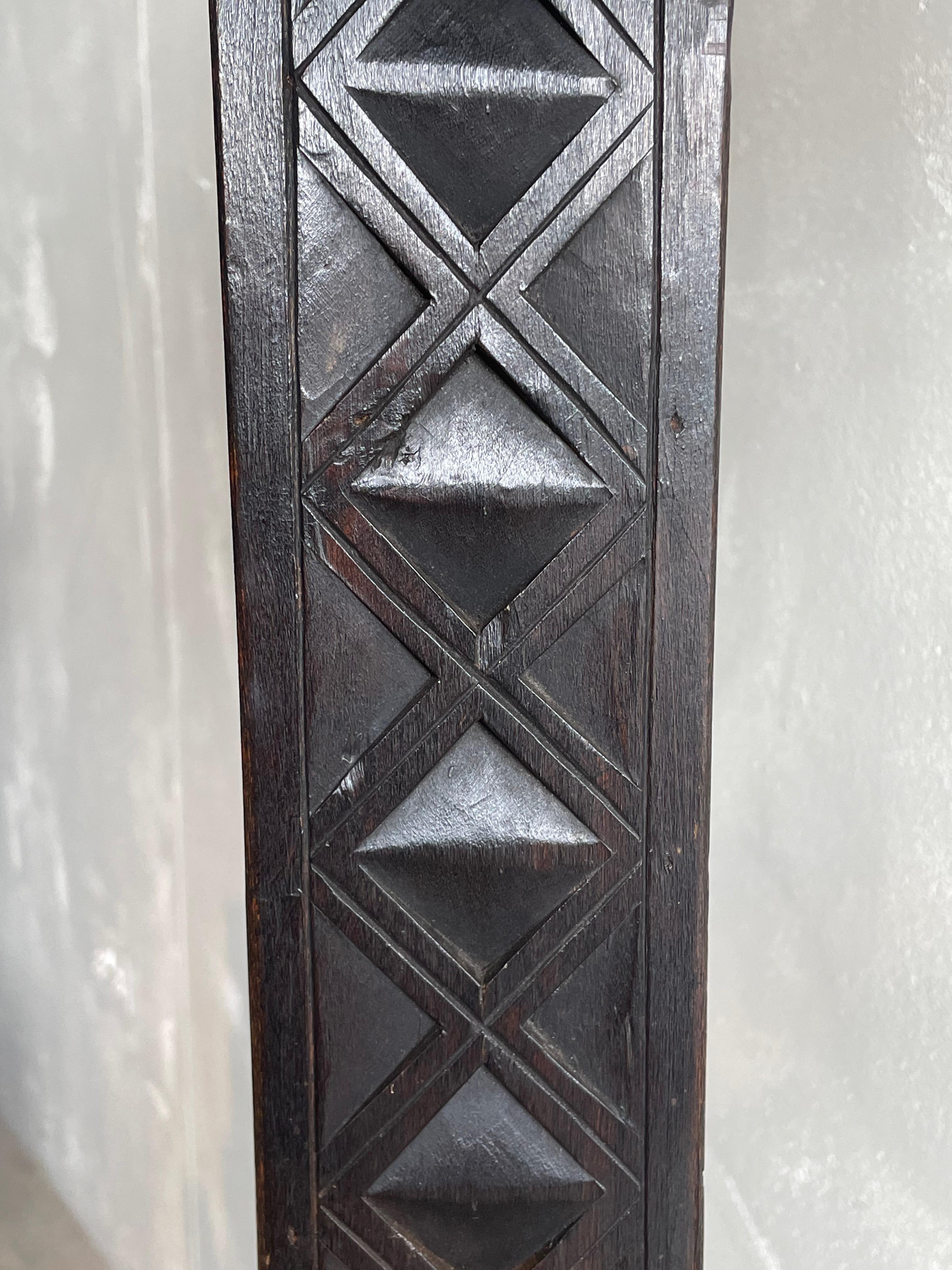 Lámpara de pie de madera tallada ebonizada, Francia, años 40 en Bueno estado para la venta en New York, NY