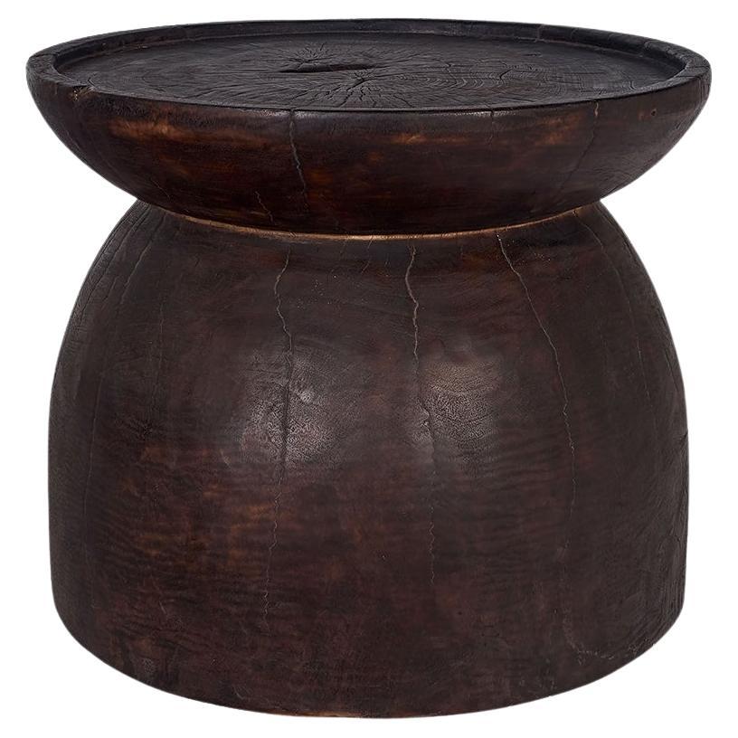 Ebonisiertes geschnitztes Wood Wood Beistelltisch