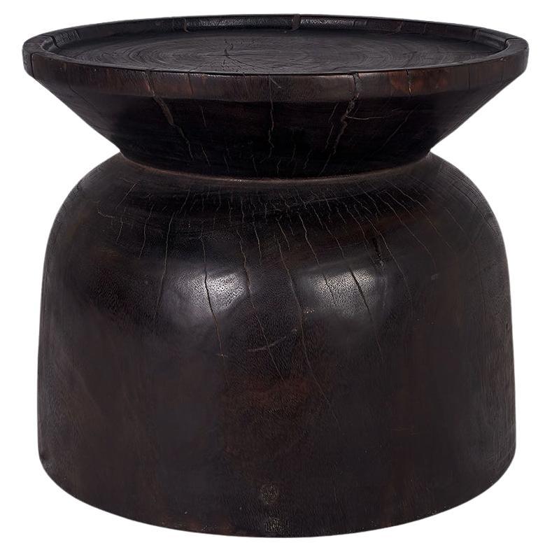 Ebonisiertes geschnitztes Wood Wood Beistelltisch