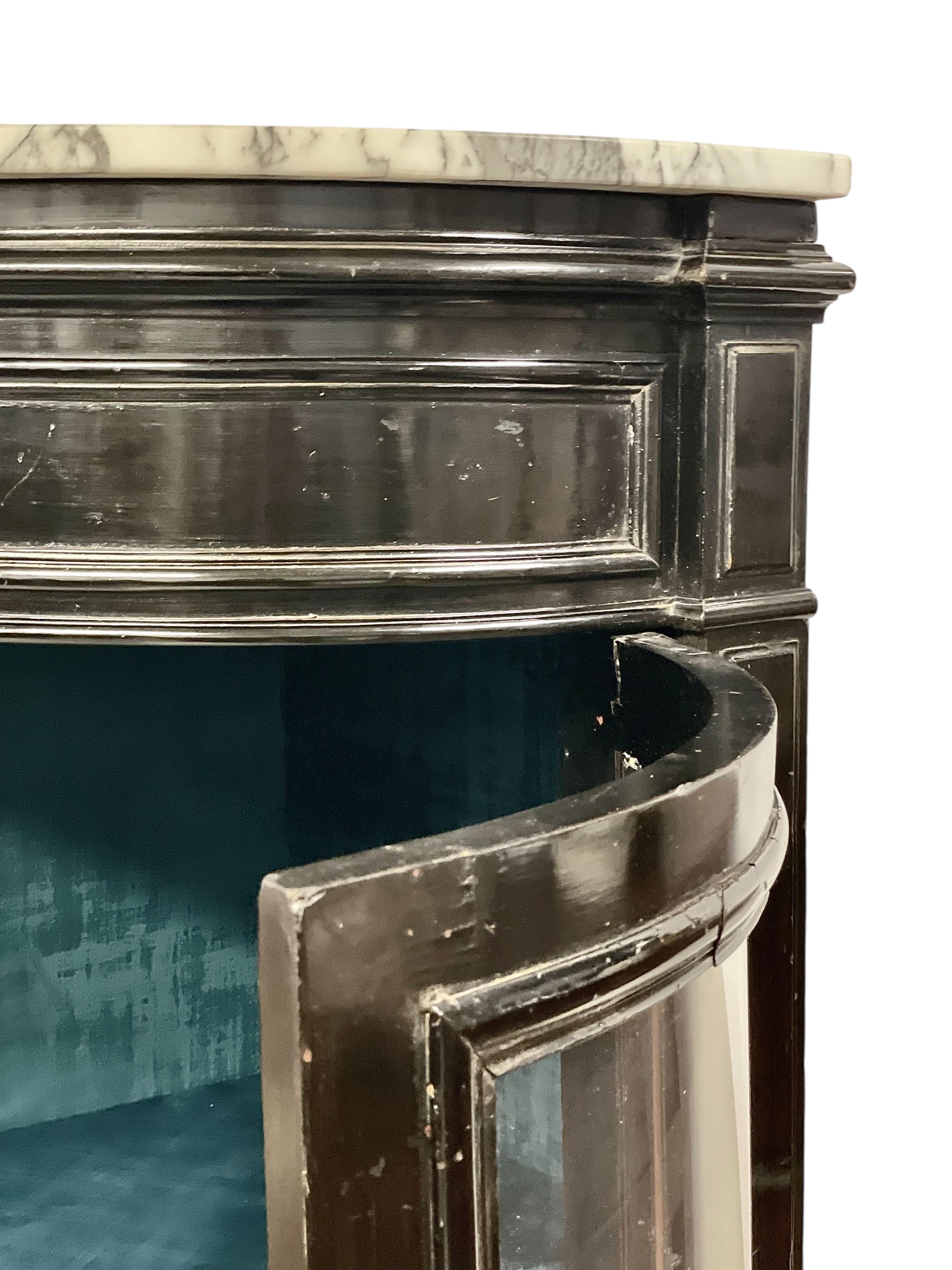 Ebonisierte Eckvitrine mit Marmorplatte, Periode Napoleon III im Angebot 7