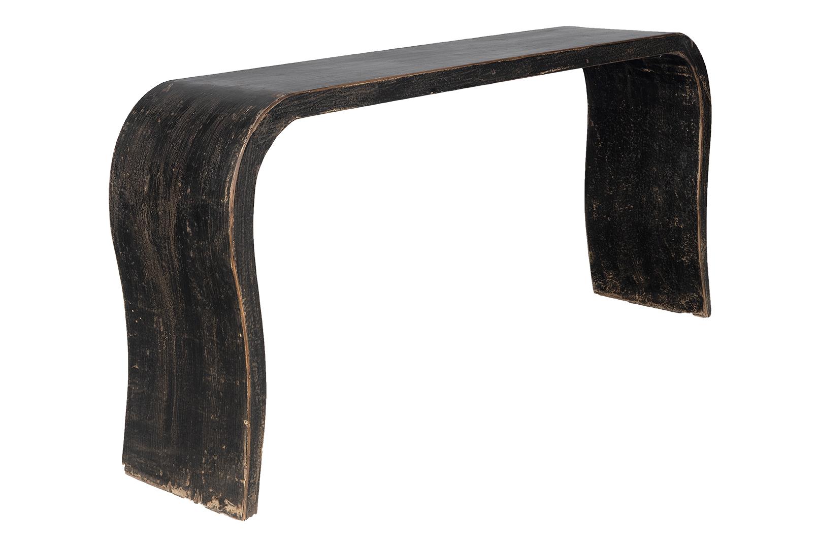 Table console à forme incurvée en orme ébonisé Bon état - En vente à Dallas, TX