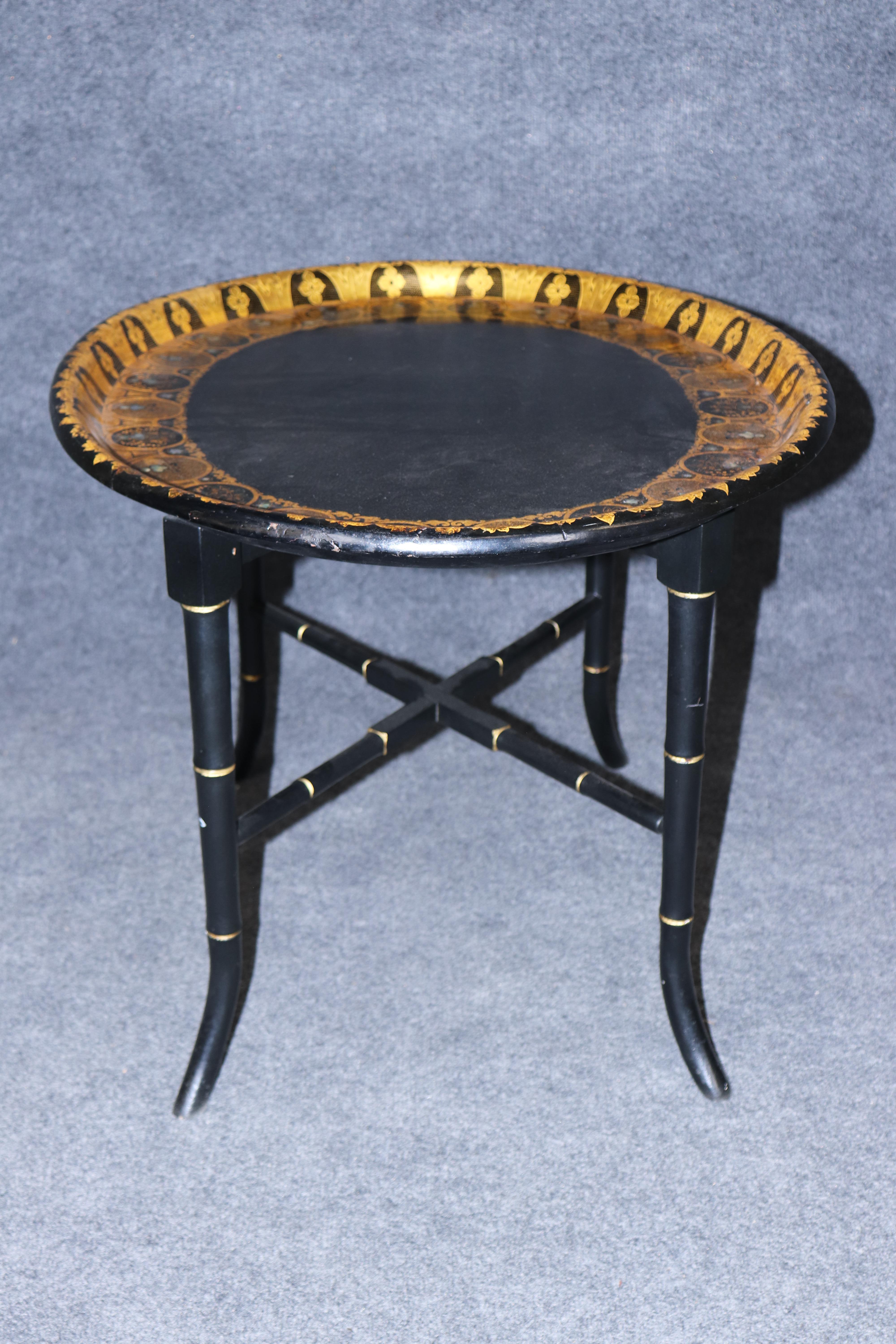 Anglais Table basse en faux bambou ébonisé Chinoiserie anglaise nacre en vente