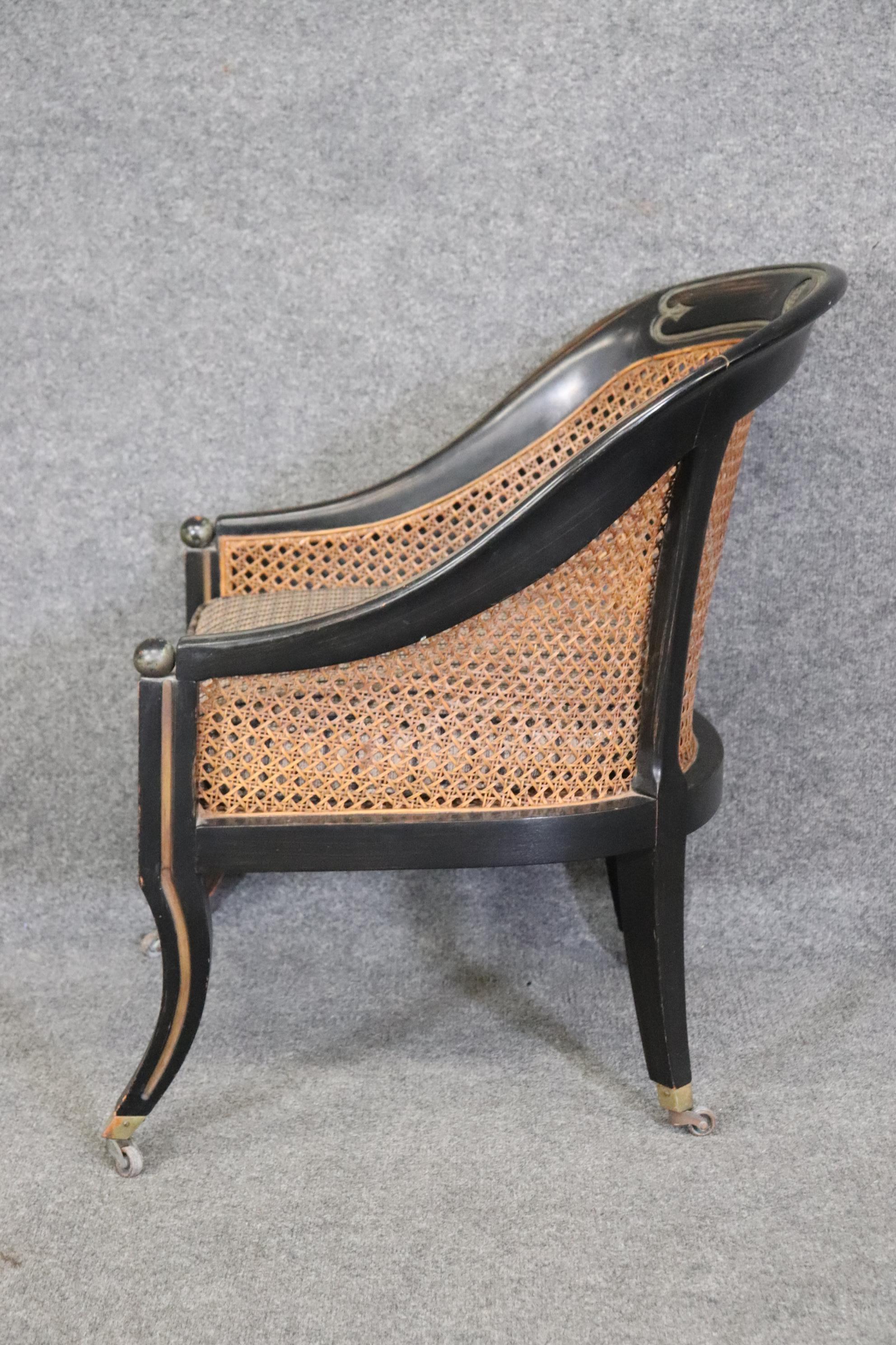 Canne Chaise longue de style Louis XVI à dossier en rotin français ébonisé en vente