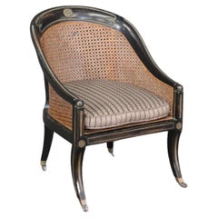 Chaise longue de style Louis XVI à dossier en rotin français ébonisé