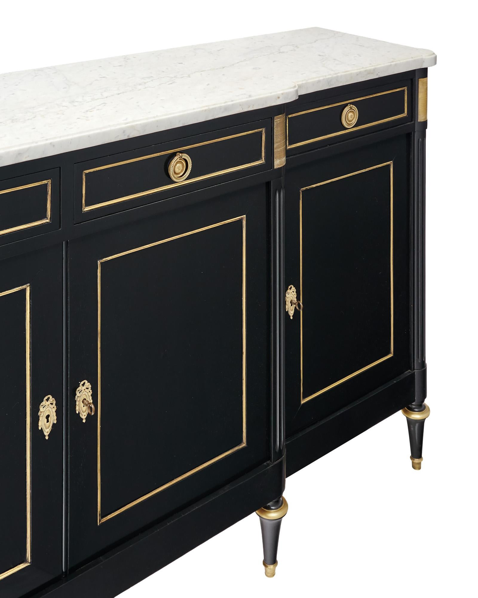 Buffet francés Luis XVI ebonizado Francés en venta