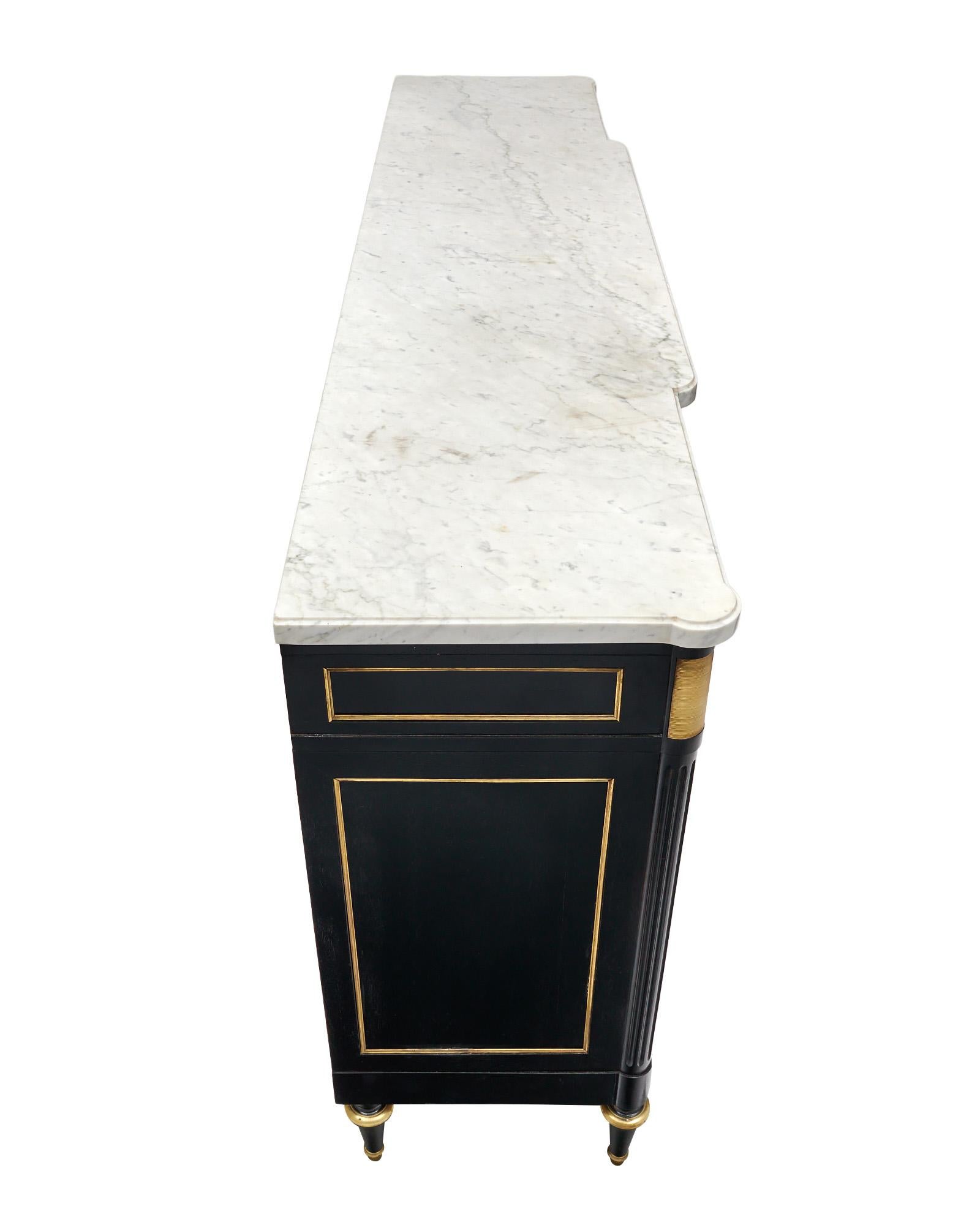 Buffet francés Luis XVI ebonizado Latón en venta