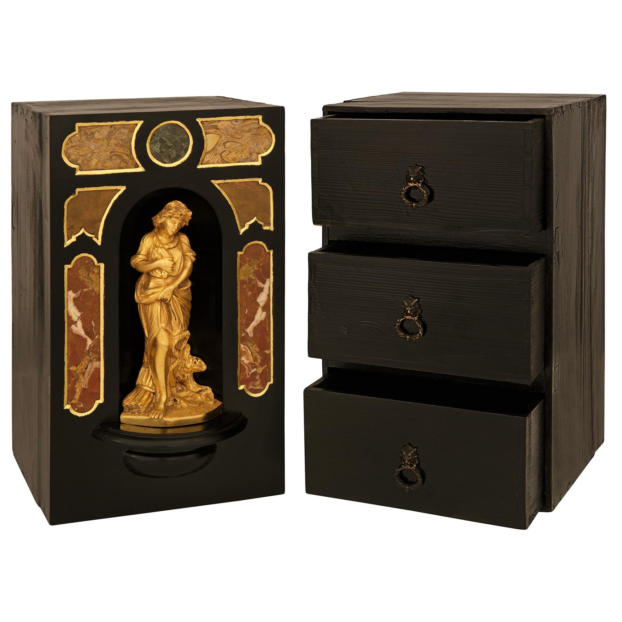 Kabinett aus ebonisiertem Obstholz, Marmor, Halbedelstein, Giltwood und Ormolu im Angebot 9