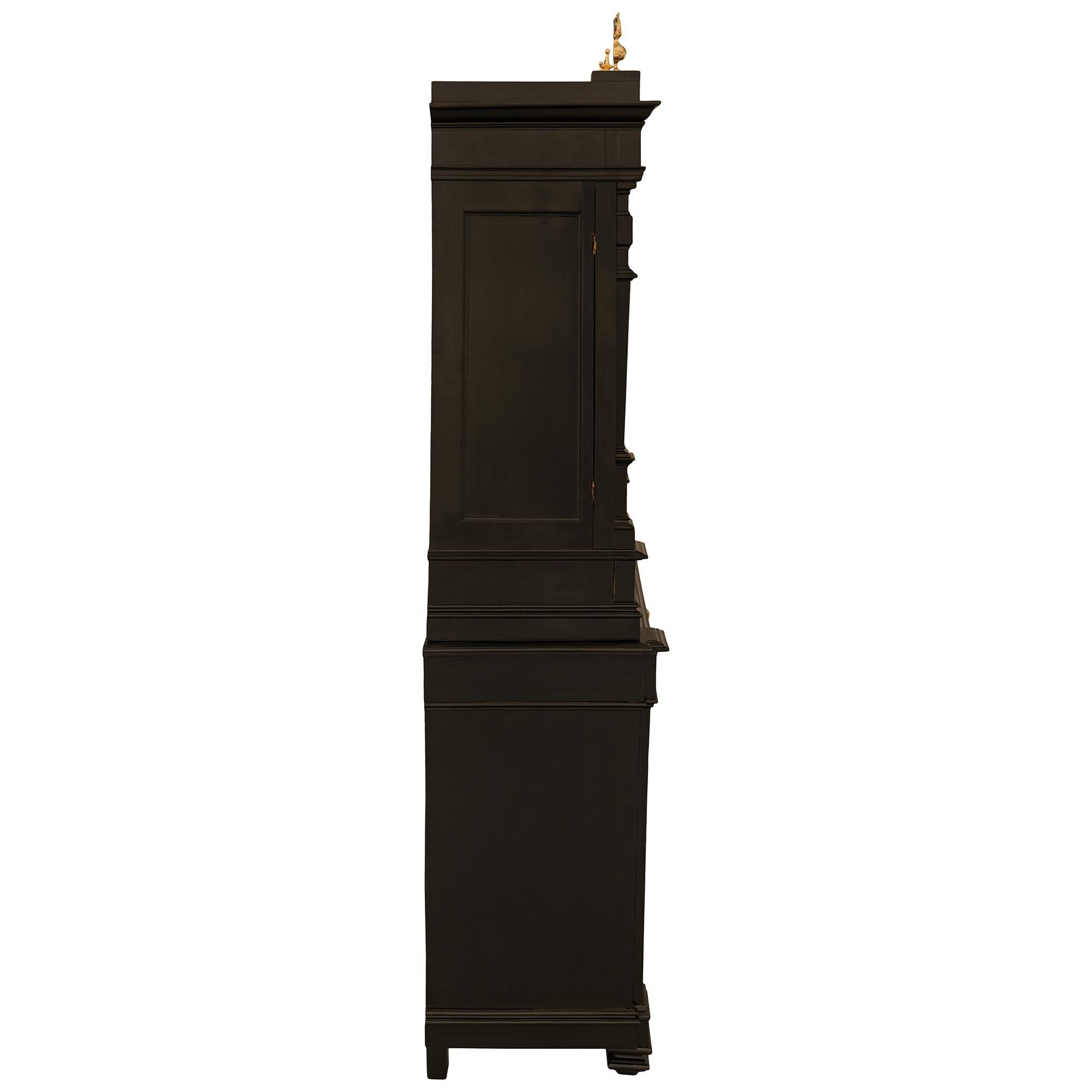 Kabinett aus ebonisiertem Obstholz, Marmor, Halbedelstein, Giltwood und Ormolu im Zustand „Gut“ im Angebot in West Palm Beach, FL