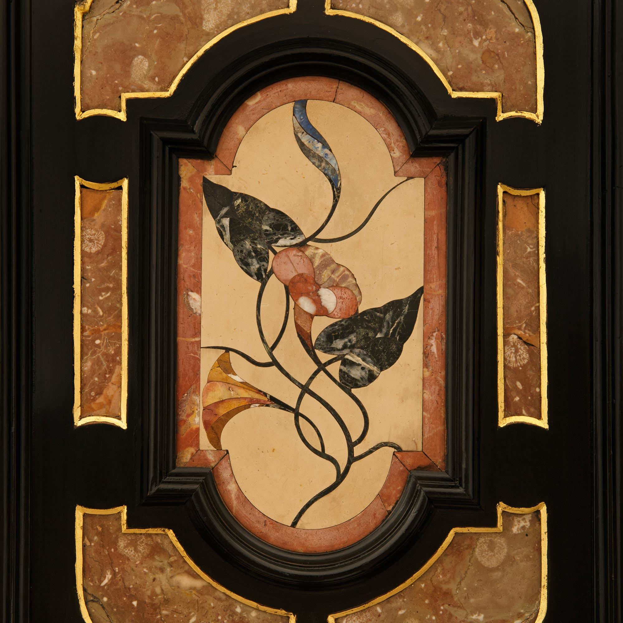 Kabinett aus ebonisiertem Obstholz, Marmor, Halbedelstein, Giltwood und Ormolu im Angebot 2