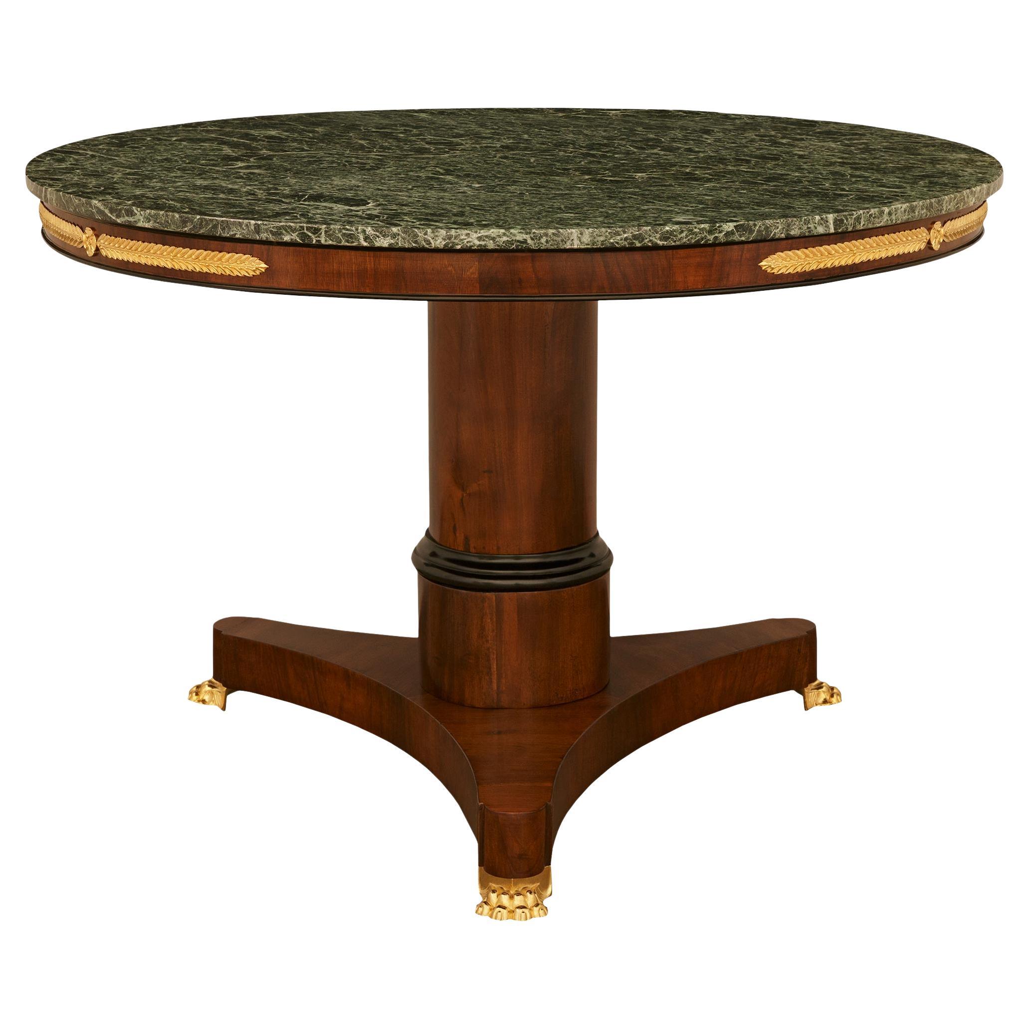 Mitteltisch aus ebonisiertem Obstholz, Ormolu und Verde Antico Marmor im Angebot