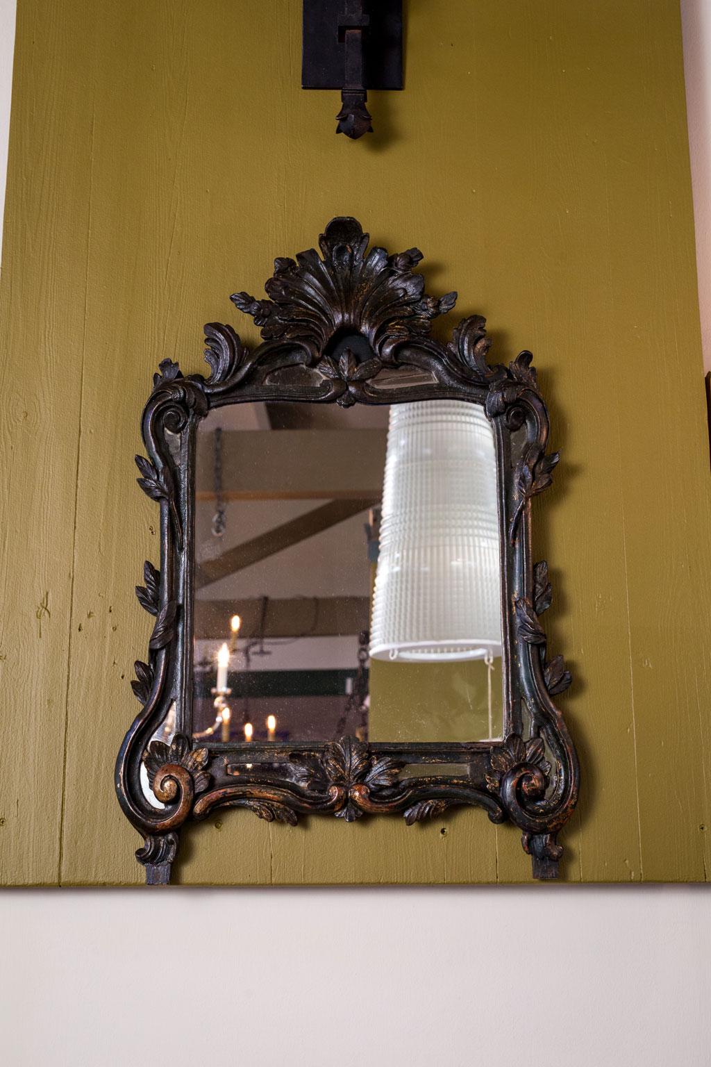  Hand-Carved Italian Antique Mirror In Good Condition In Houston, TX