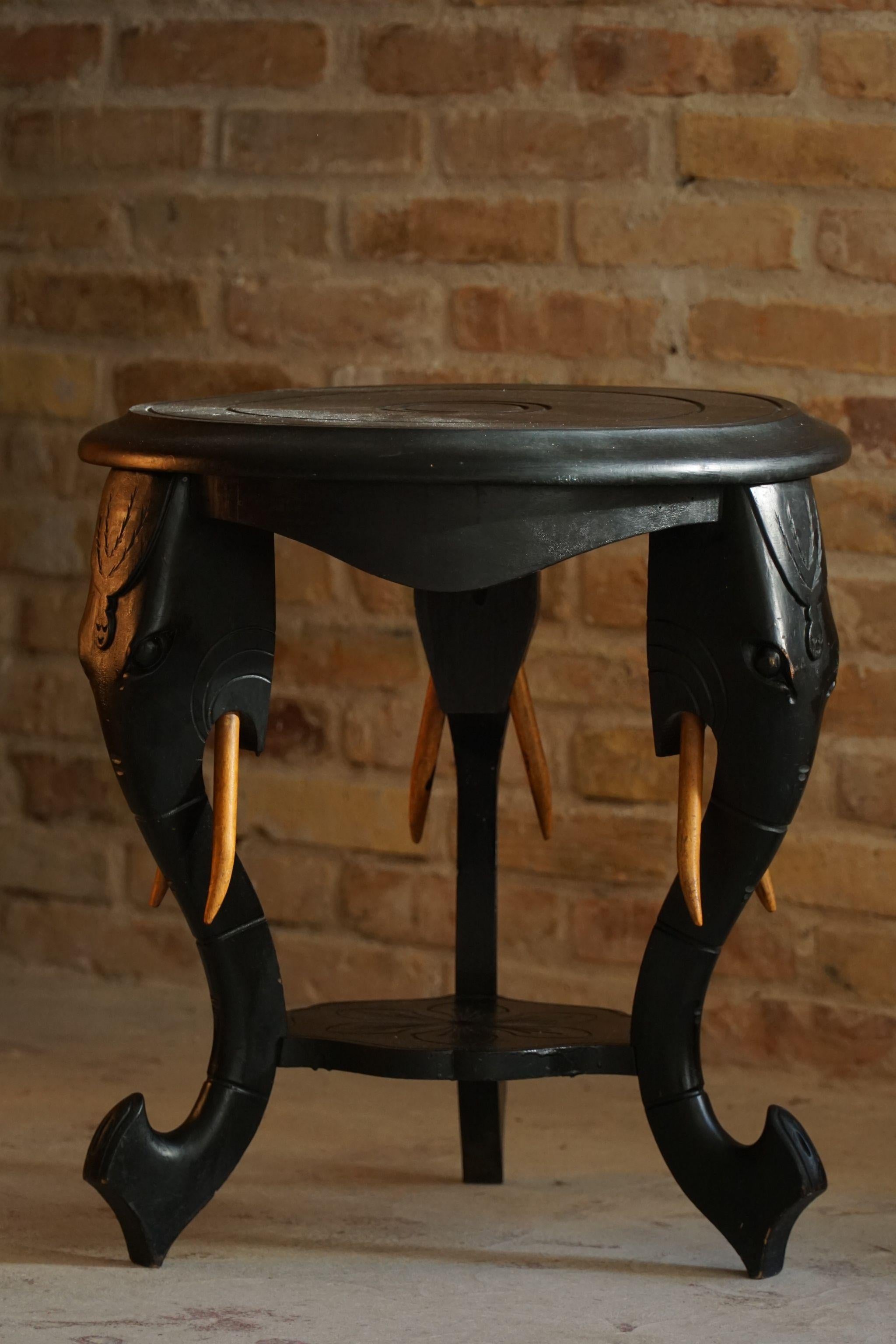 Ebonized Hardwood Side Table with 3 Elephant Head Legs, East Indian, 1920s For Sale 1