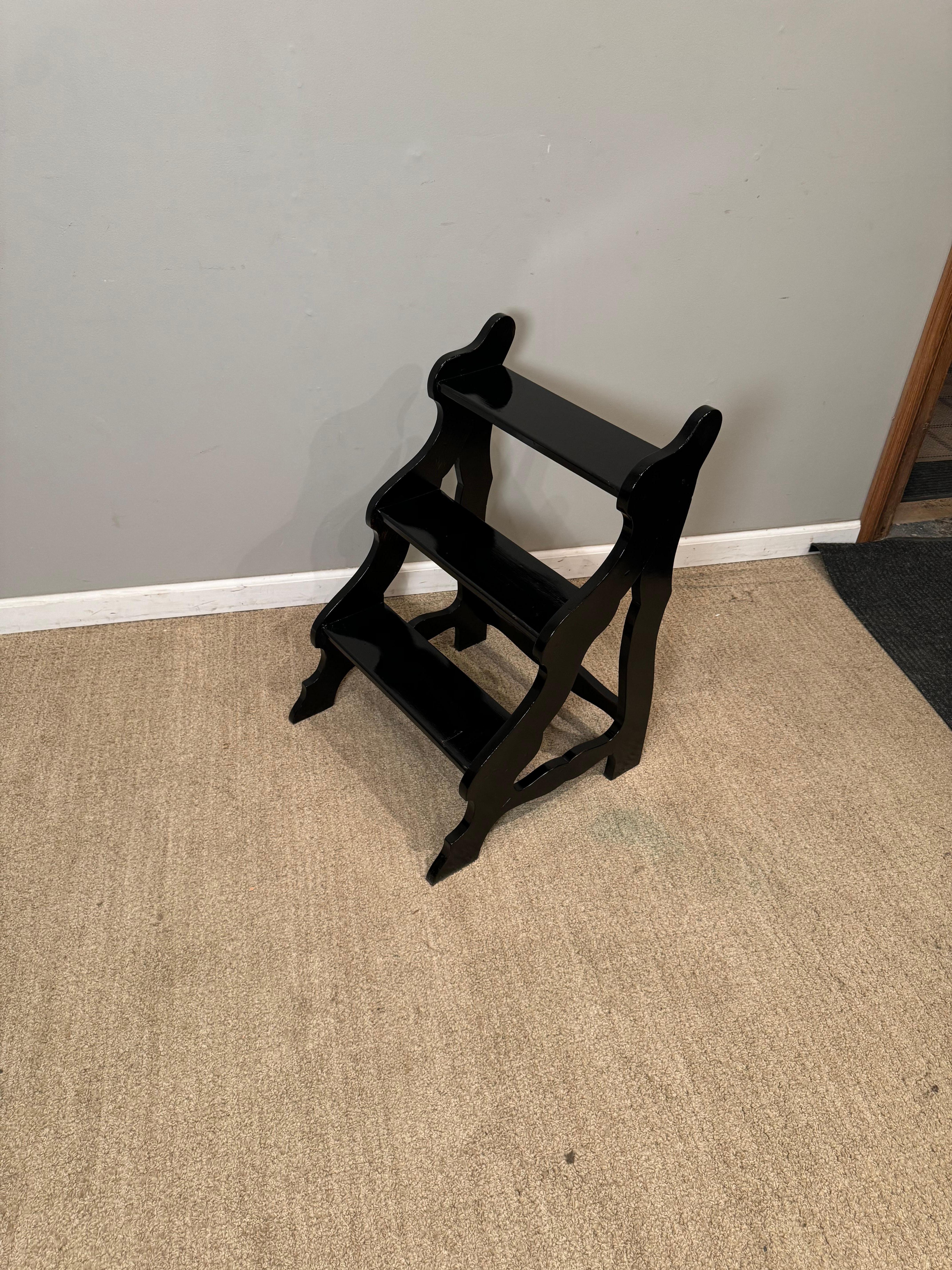 Ebonized Library Steps In Good Condition For Sale In Huntington, NY