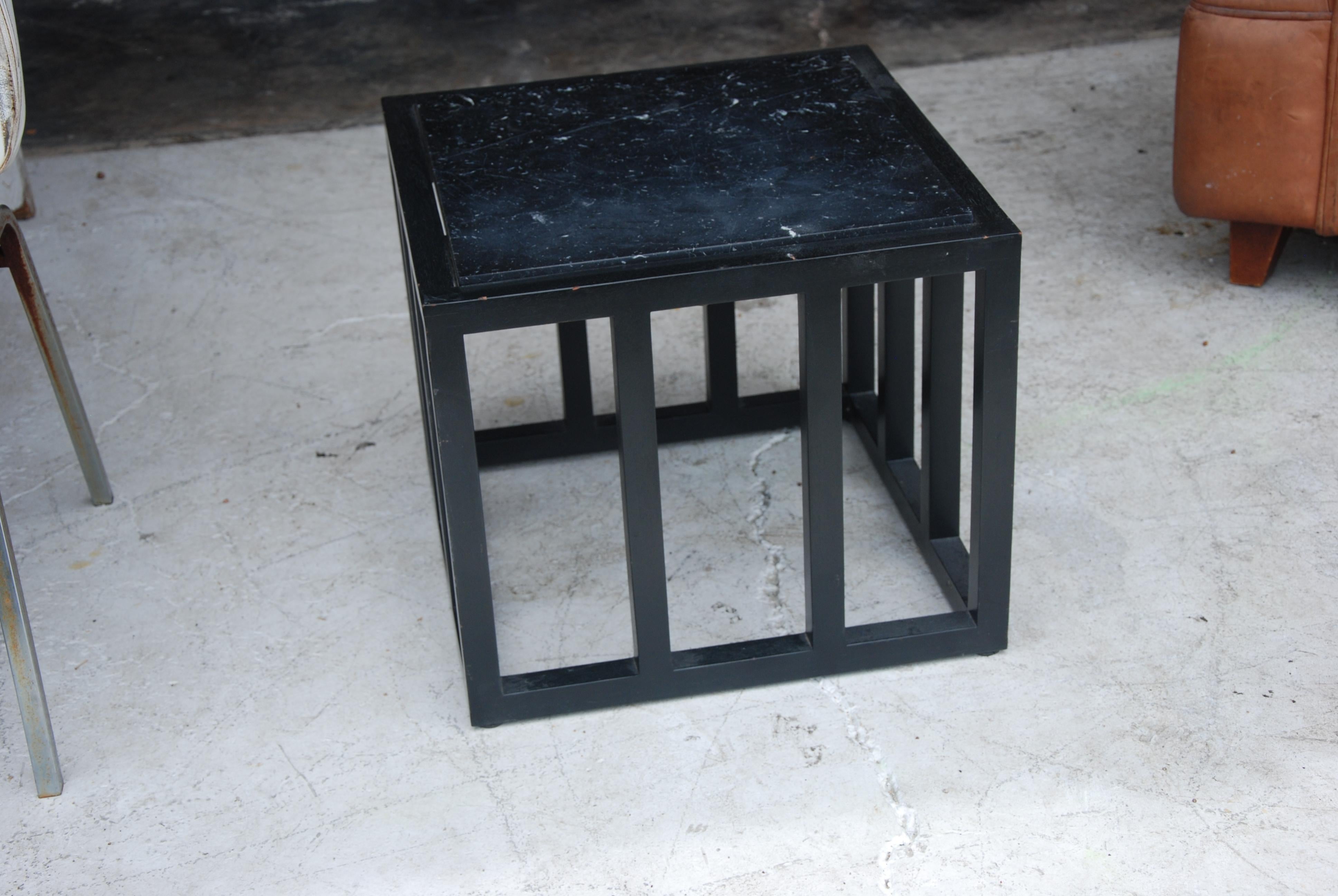 Ebonized Marble Side Table In Good Condition For Sale In Pasadena, TX