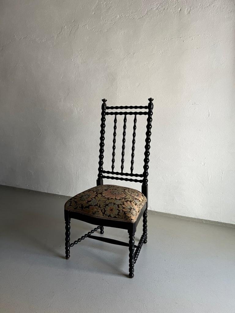 French nursery chair with ebonized oak bobbin frame and beautiful tapestry upholstery with floral design. I have 3 similar chairs in stock.

Additional information:
Country of manufacture: France
Period: 1850s
Dimensions: 46 W x 46 D x 105 H