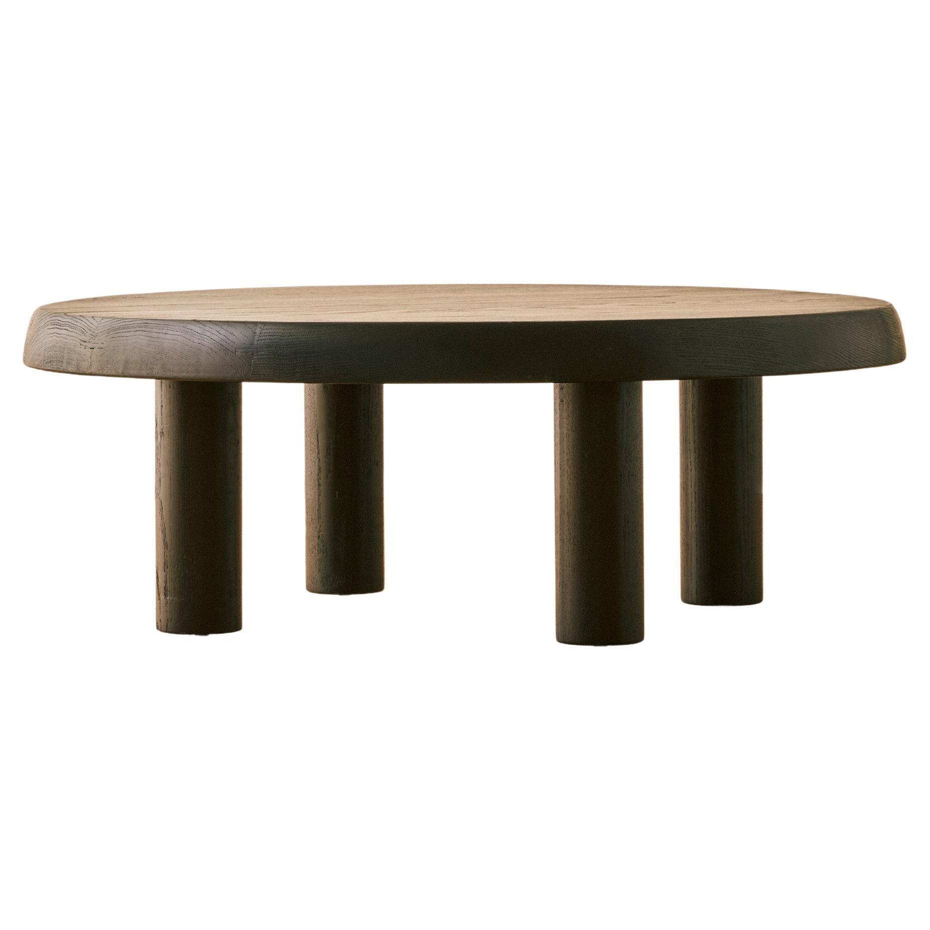Mesa baja de roble ebonizado a la manera de Charlotte Perriand en venta