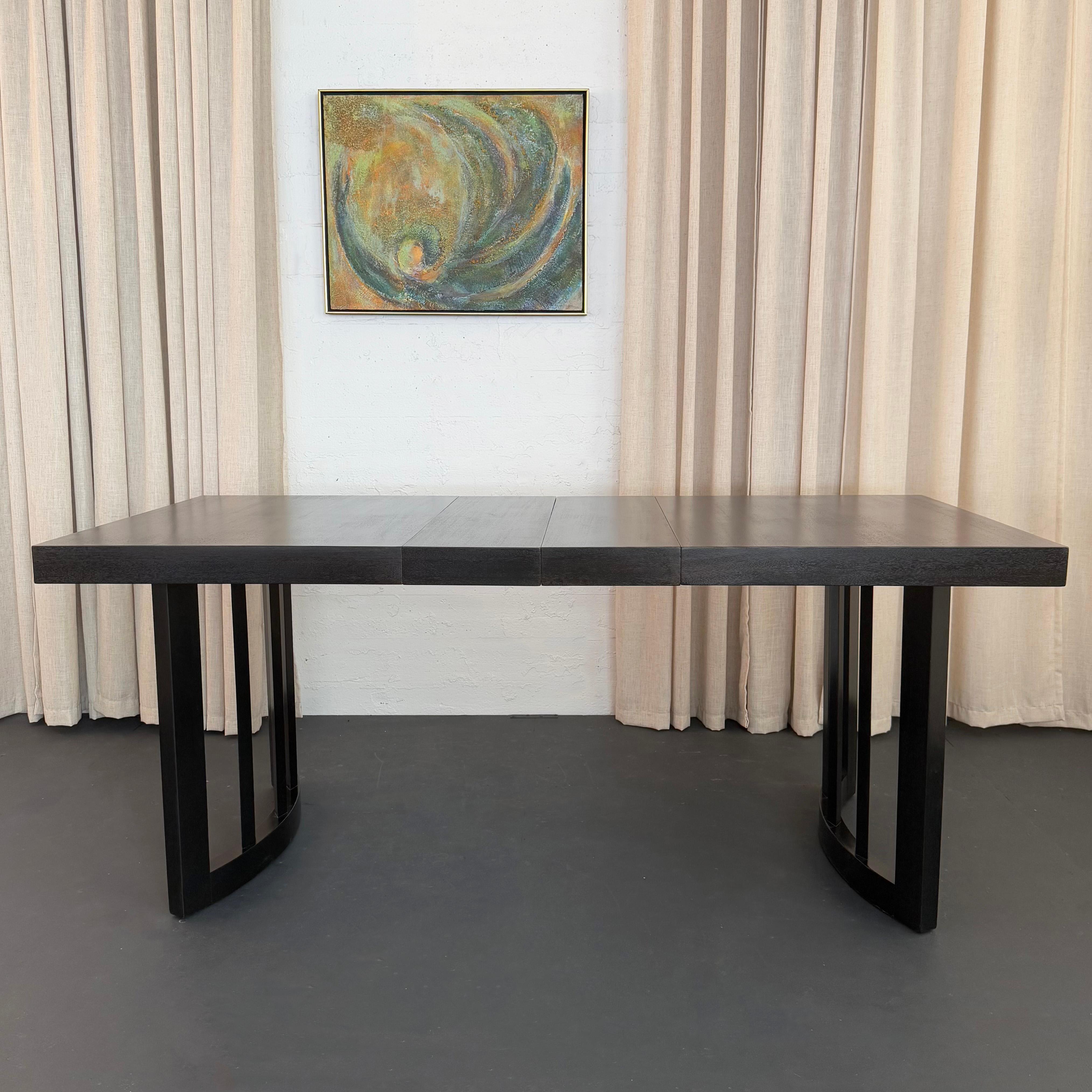 Americano Ebonized Oak Extension Dining Table By Paul Laszlo For Brown Saltman in vendita