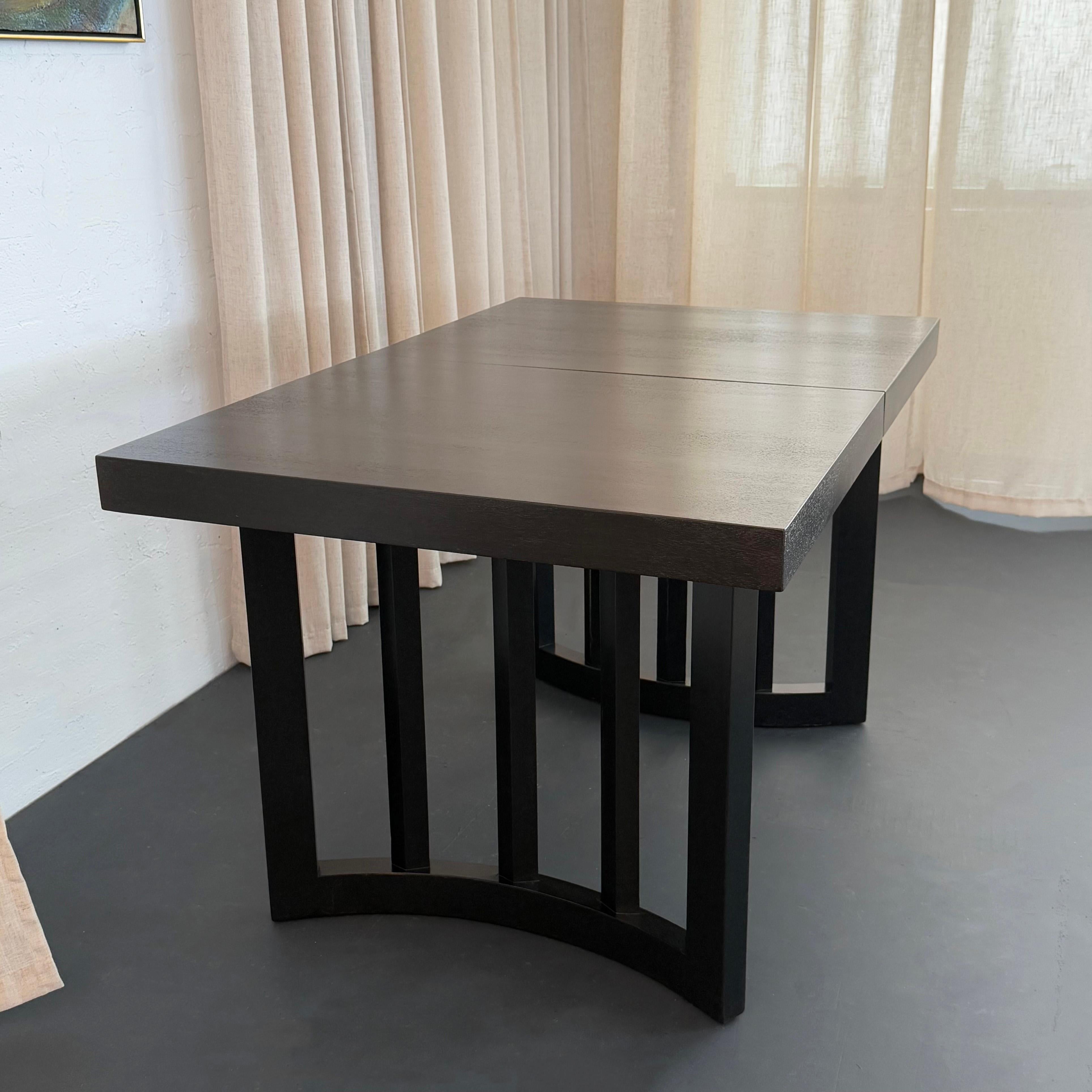 XX secolo Ebonized Oak Extension Dining Table By Paul Laszlo For Brown Saltman in vendita