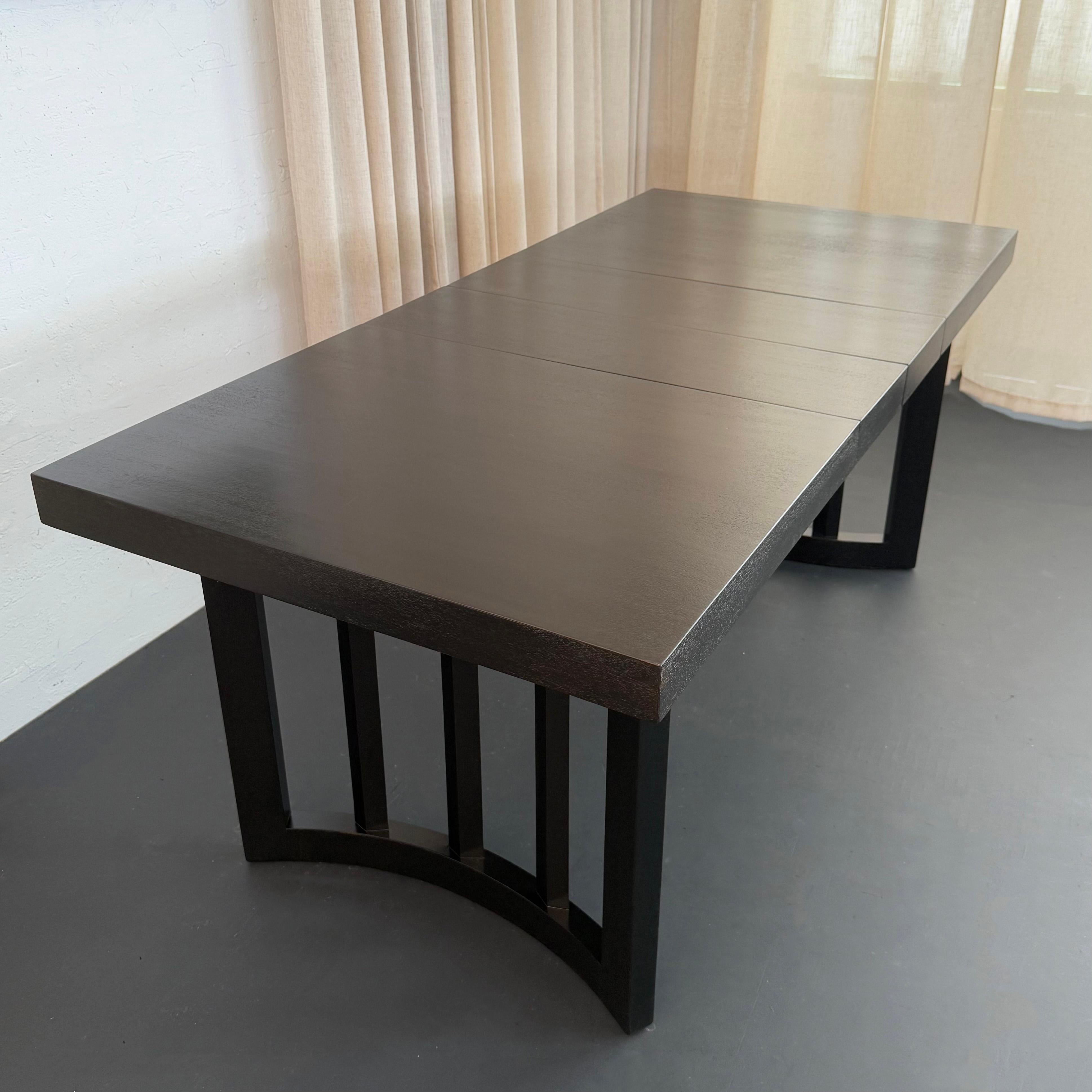Quercia Ebonized Oak Extension Dining Table By Paul Laszlo For Brown Saltman in vendita