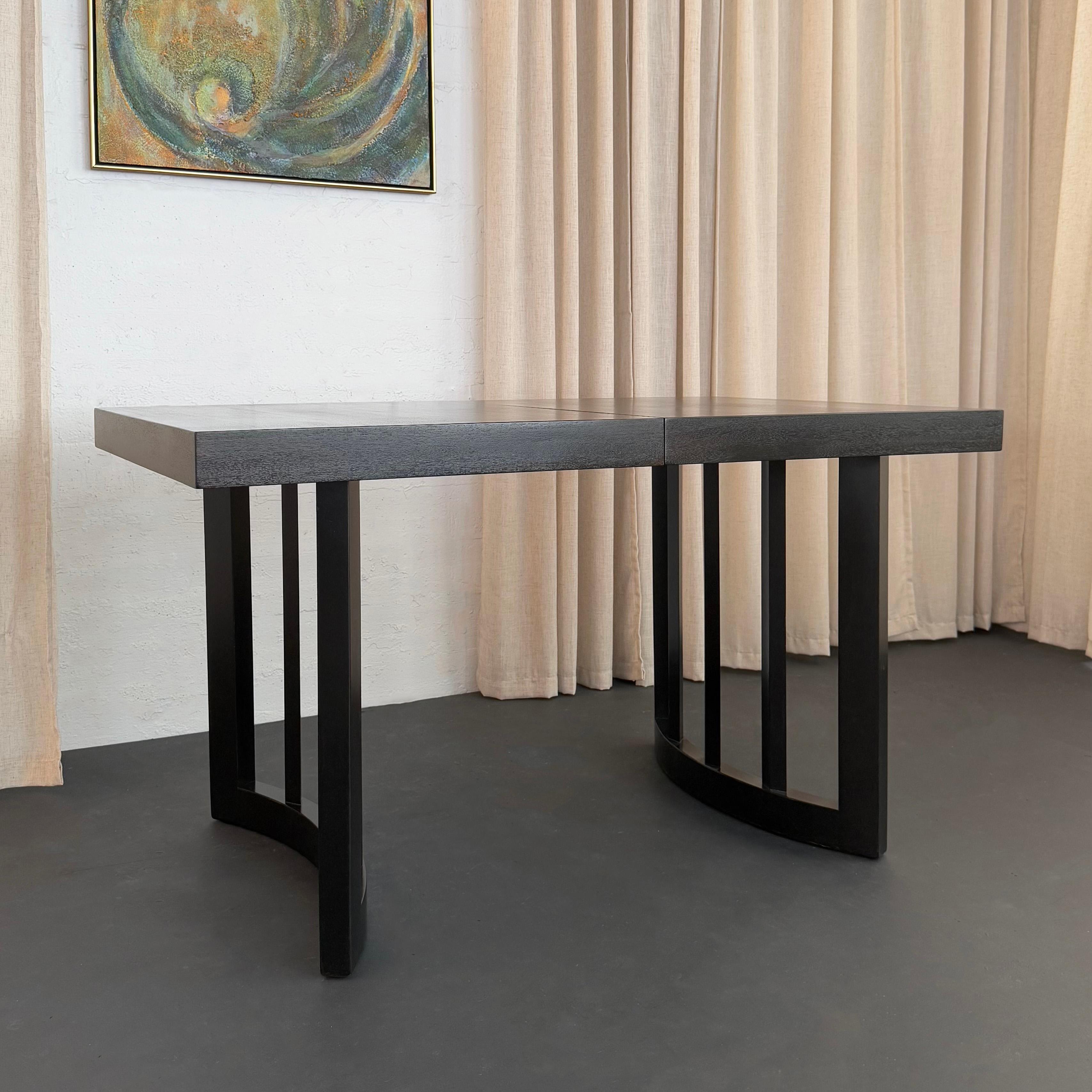 Ebonized Oak Extension Dining Table By Paul Laszlo For Brown Saltman in vendita 1