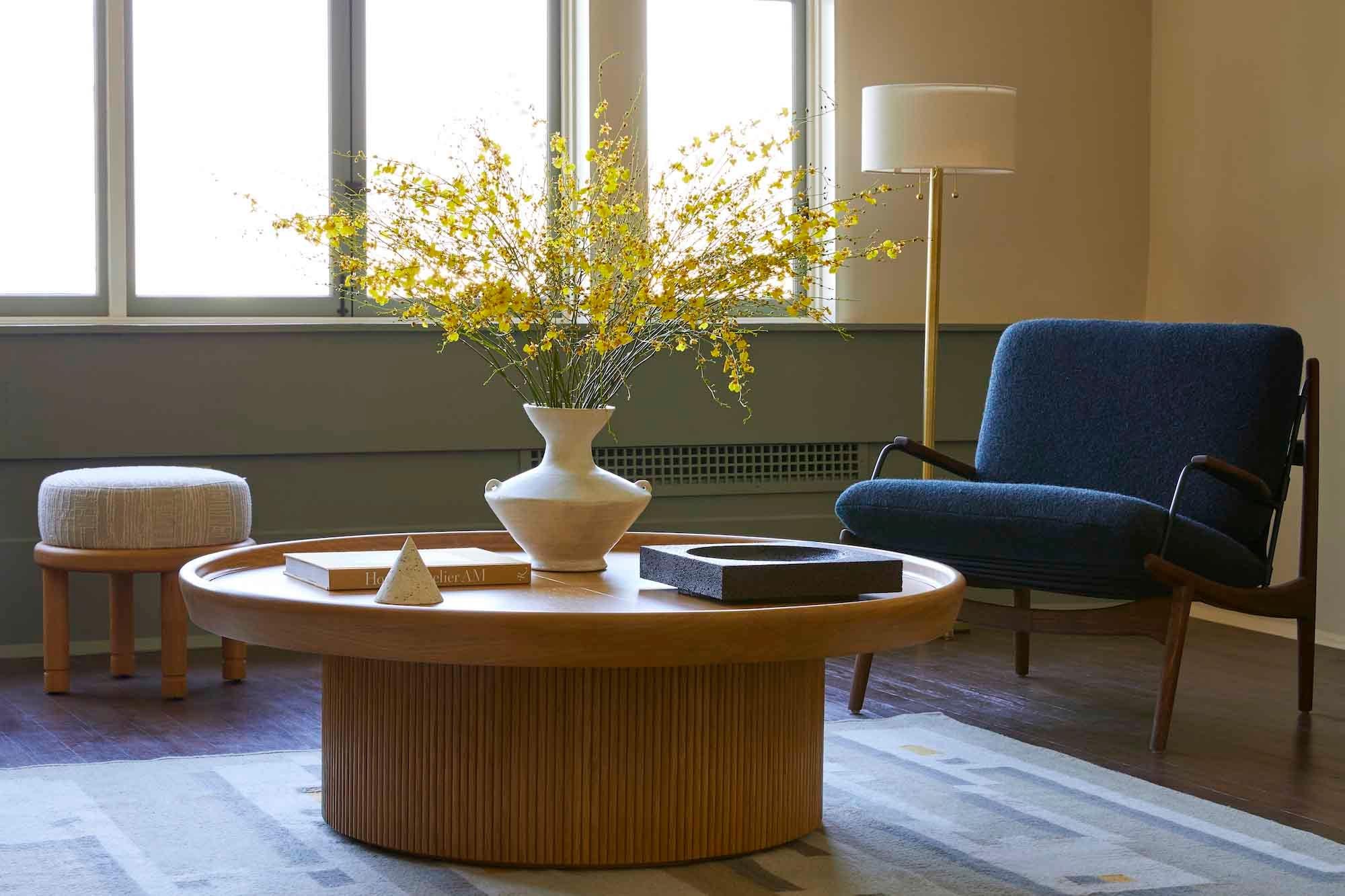Table basse Ojai en chêne ébénisé par Lawson-Fenning Neuf - En vente à Los Angeles, CA