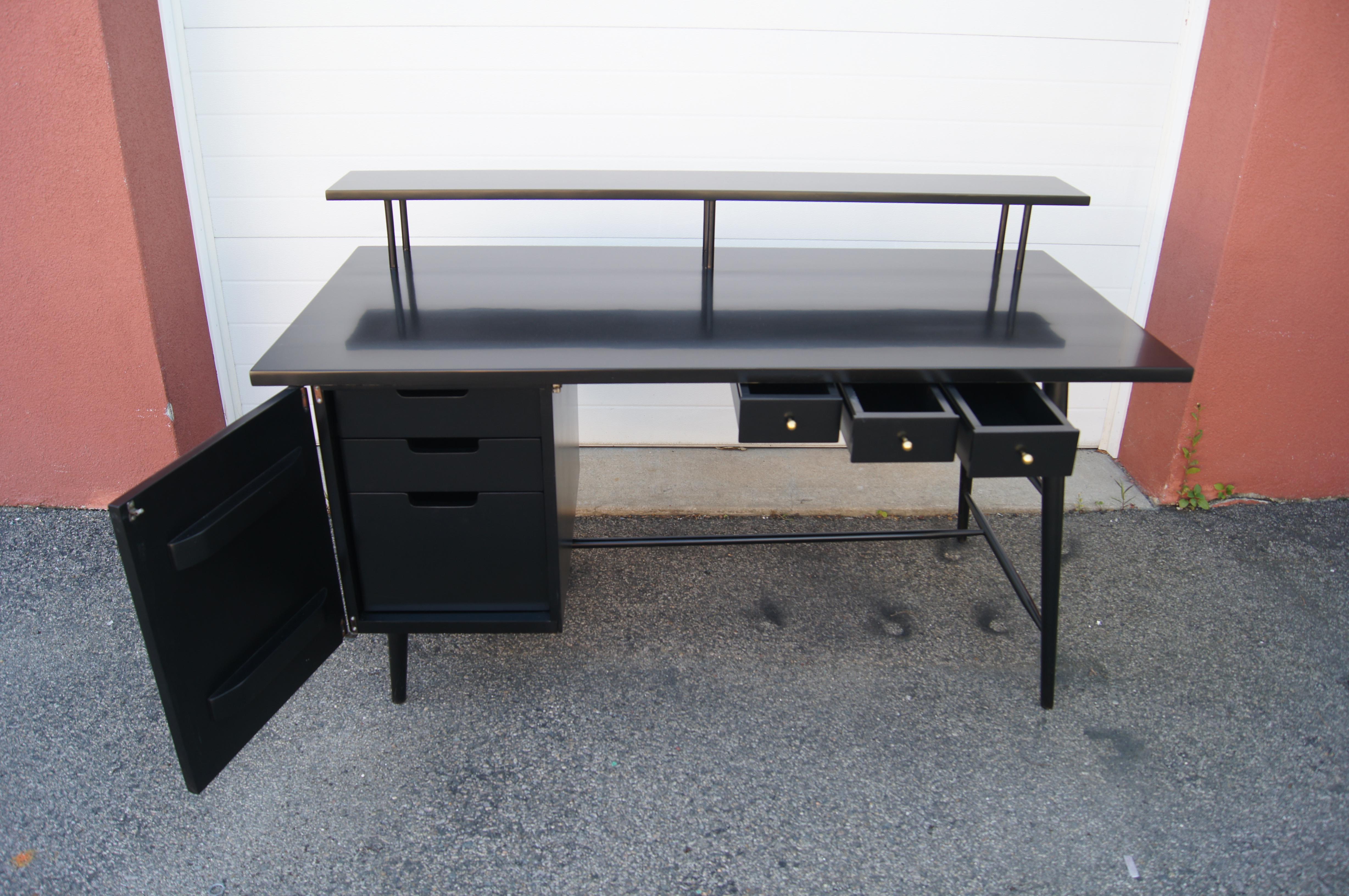Ebonized Predictor Group Desk by Paul McCobb for O'Hearn Furniture Company In Good Condition For Sale In Dorchester, MA