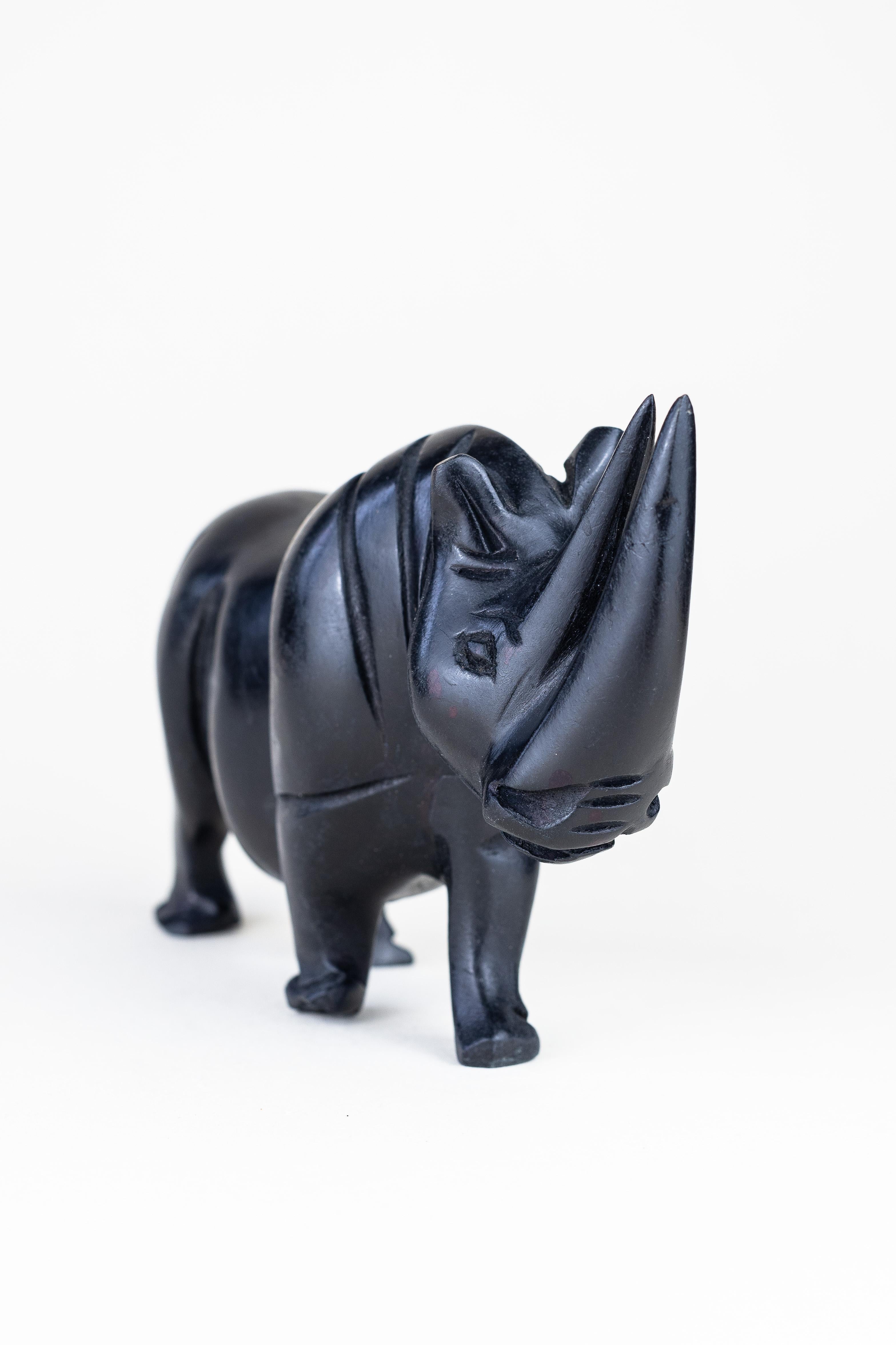 20ième siècle Sculpture en bois rhinocéros ébénisé en vente