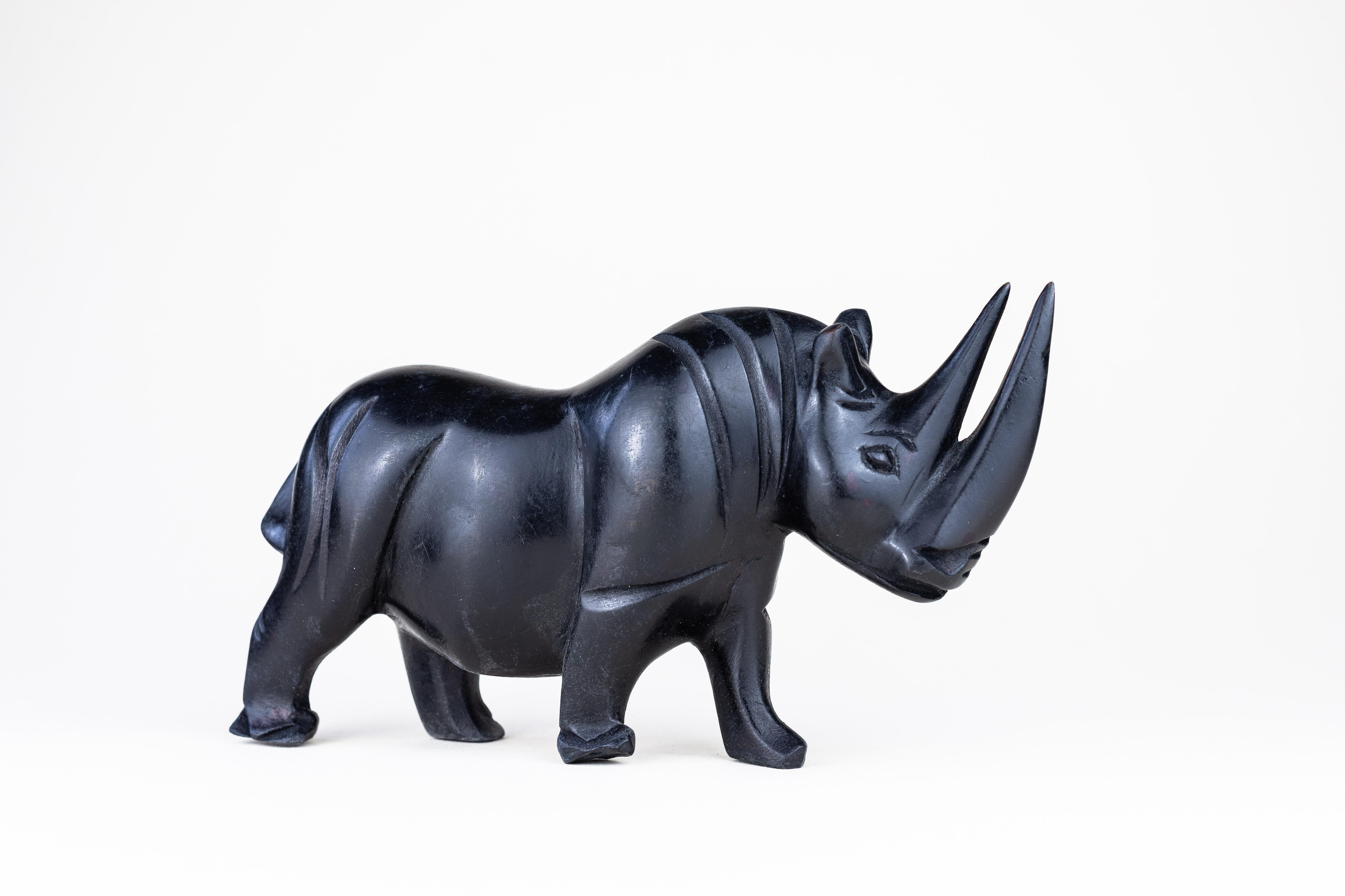 Ebonisierte Rhinoceros-Holzskulptur im Angebot 1