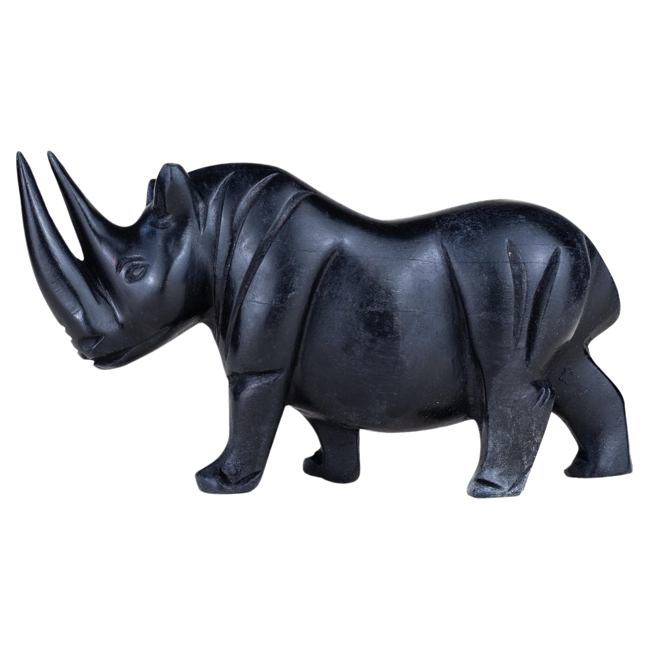Sculpture en bois rhinocéros ébénisé en vente
