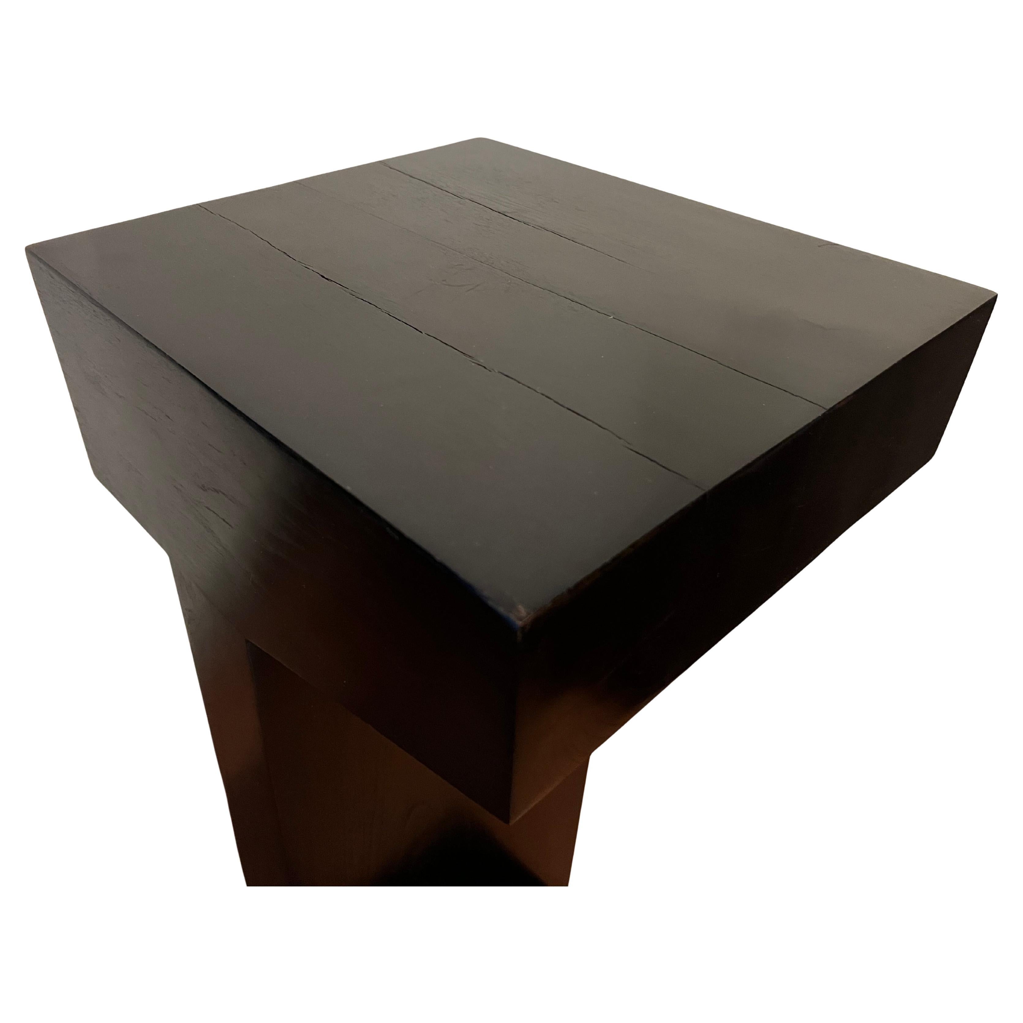 Mesa de pedestal de teca maciza ebonizada by Chista Teca en venta