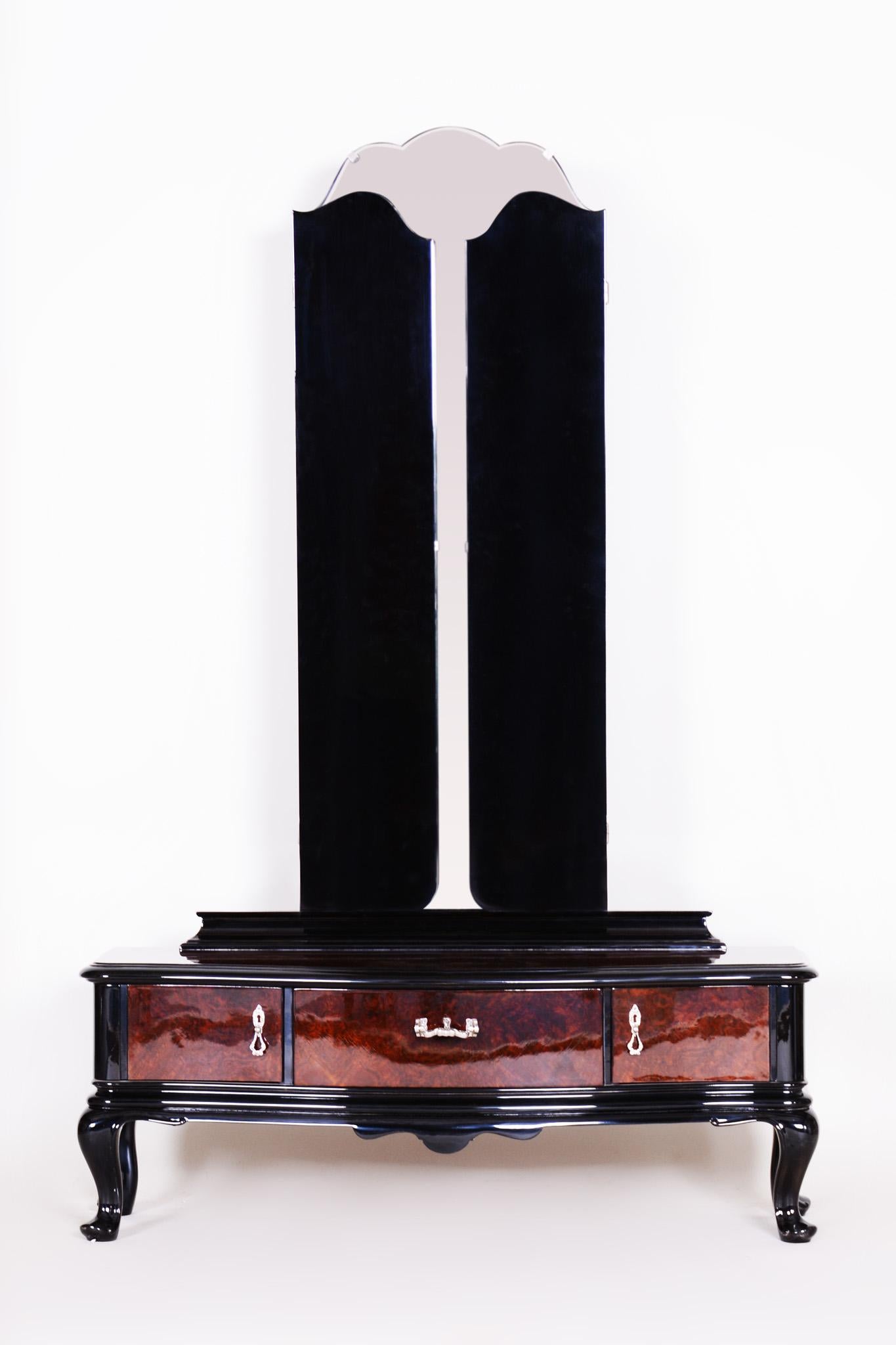 Ebonized Walnut Toilette Made in 1920s Czechia, Art Deco, Restored to High Gloss For Sale 2