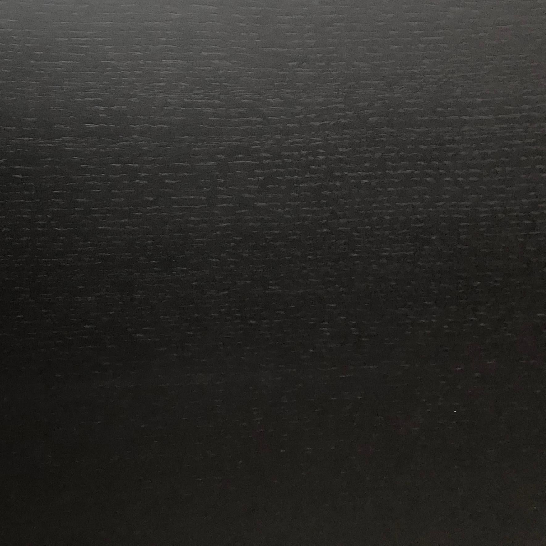 Placage Console MiMi entièrement noire en bois ébénisé ou meuble de bureau épais de Miduny, fabriqué en Italie en vente