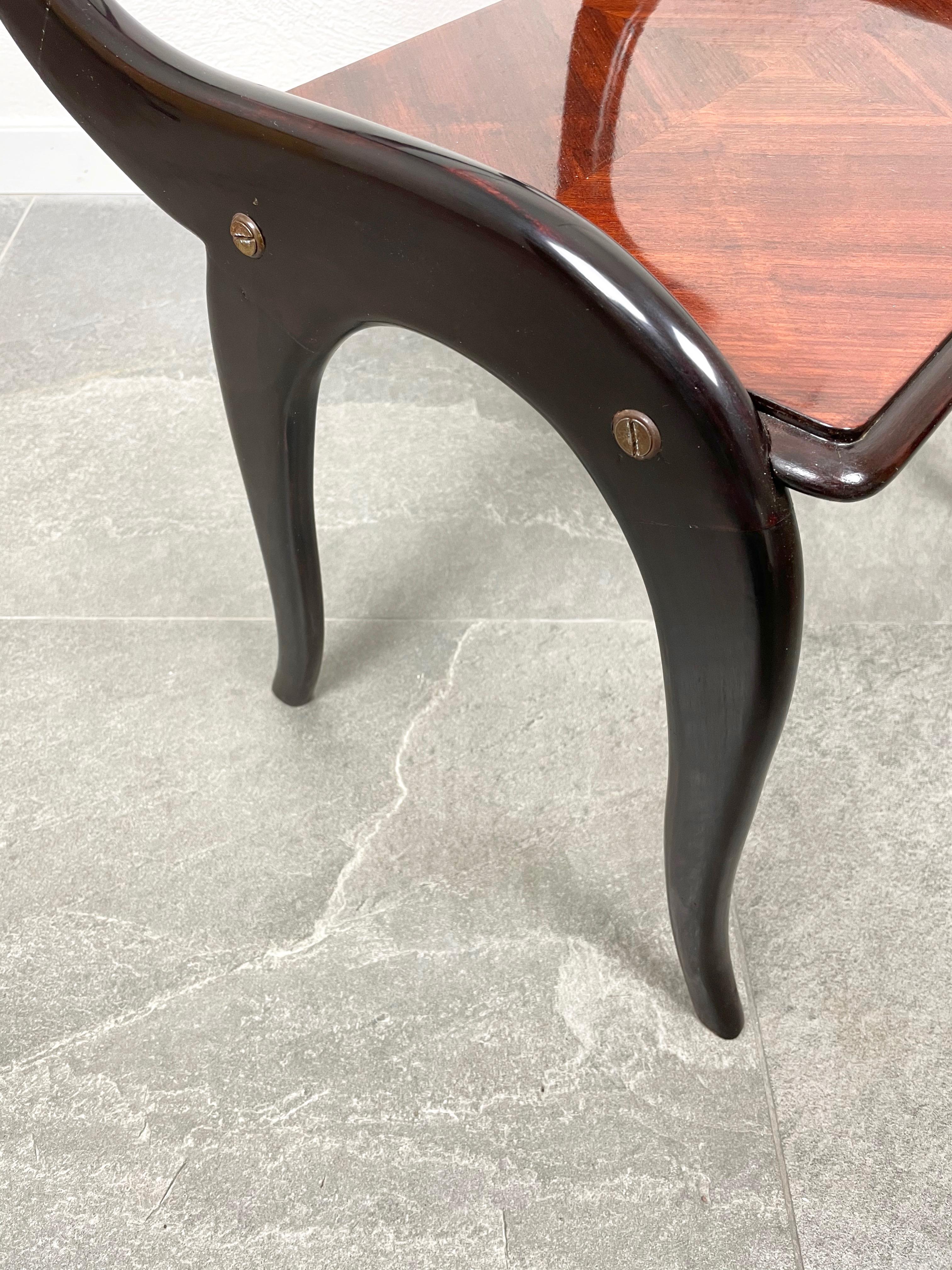 Tavolino in legno ebanizzato e vetro attribuito a Ico Parisi, Italia, anni '50 in vendita 1