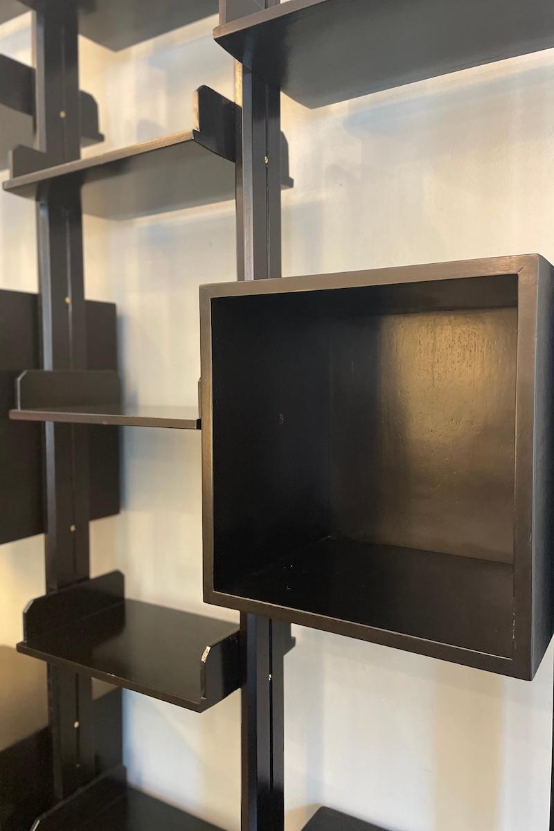 Ebonized wood bookcase in the style of Albini, 1960s For Sale 8