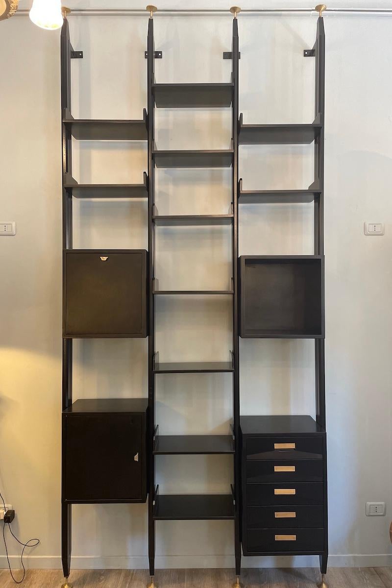 Ebonized wood bookcase in the style of Albini, 1960s For Sale 12