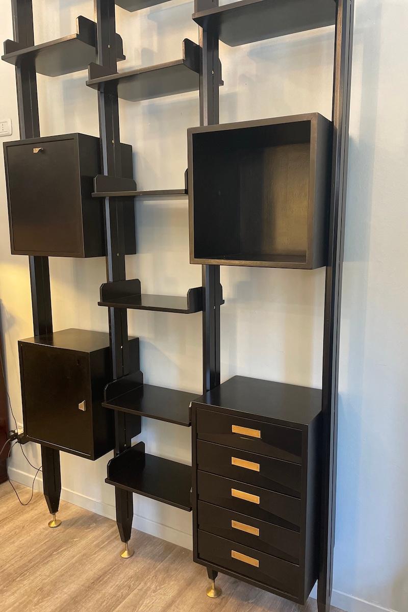 Ebonized wood bookcase in the style of Albini, 1960s For Sale 13