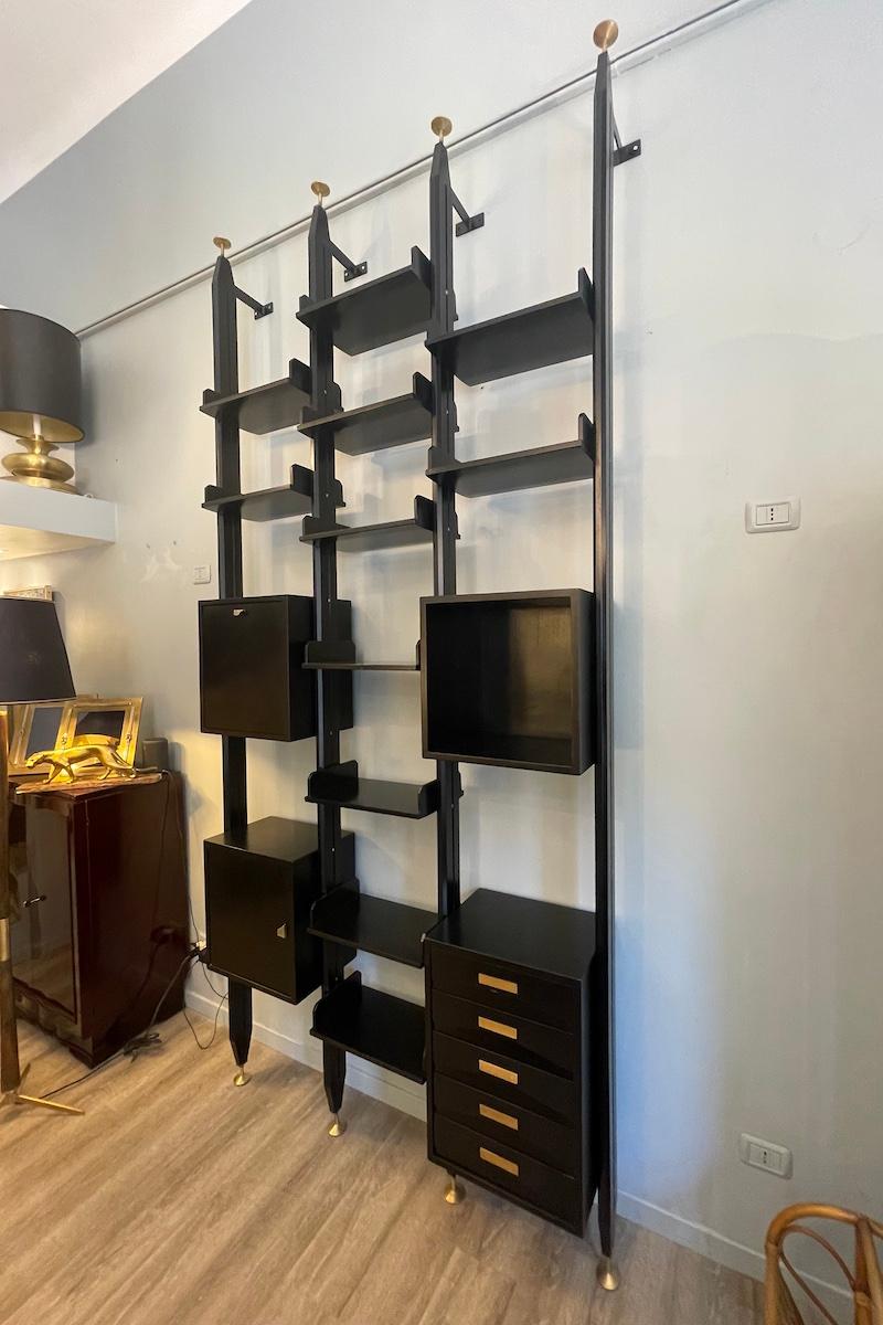 Ebonized wood bookcase in the style of Albini, 1960s For Sale 14
