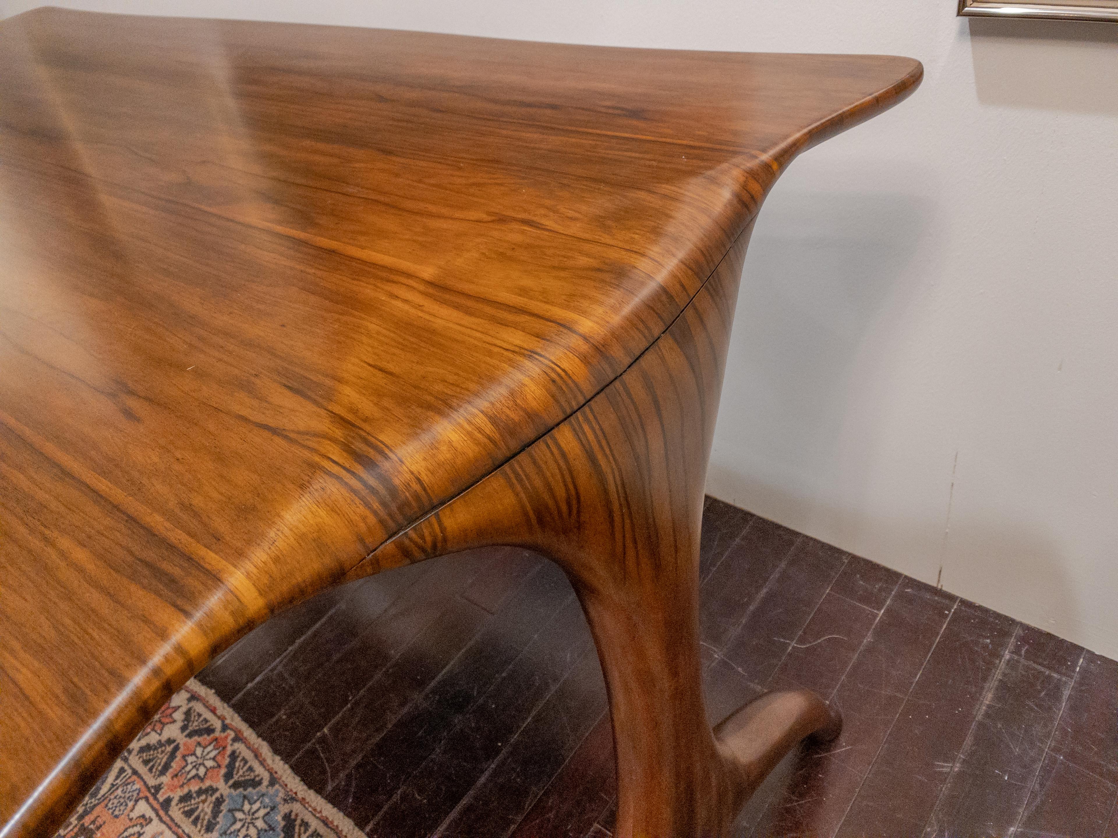 Table à écrire en bois ébénisé conçue par les frères Keno en vente 5