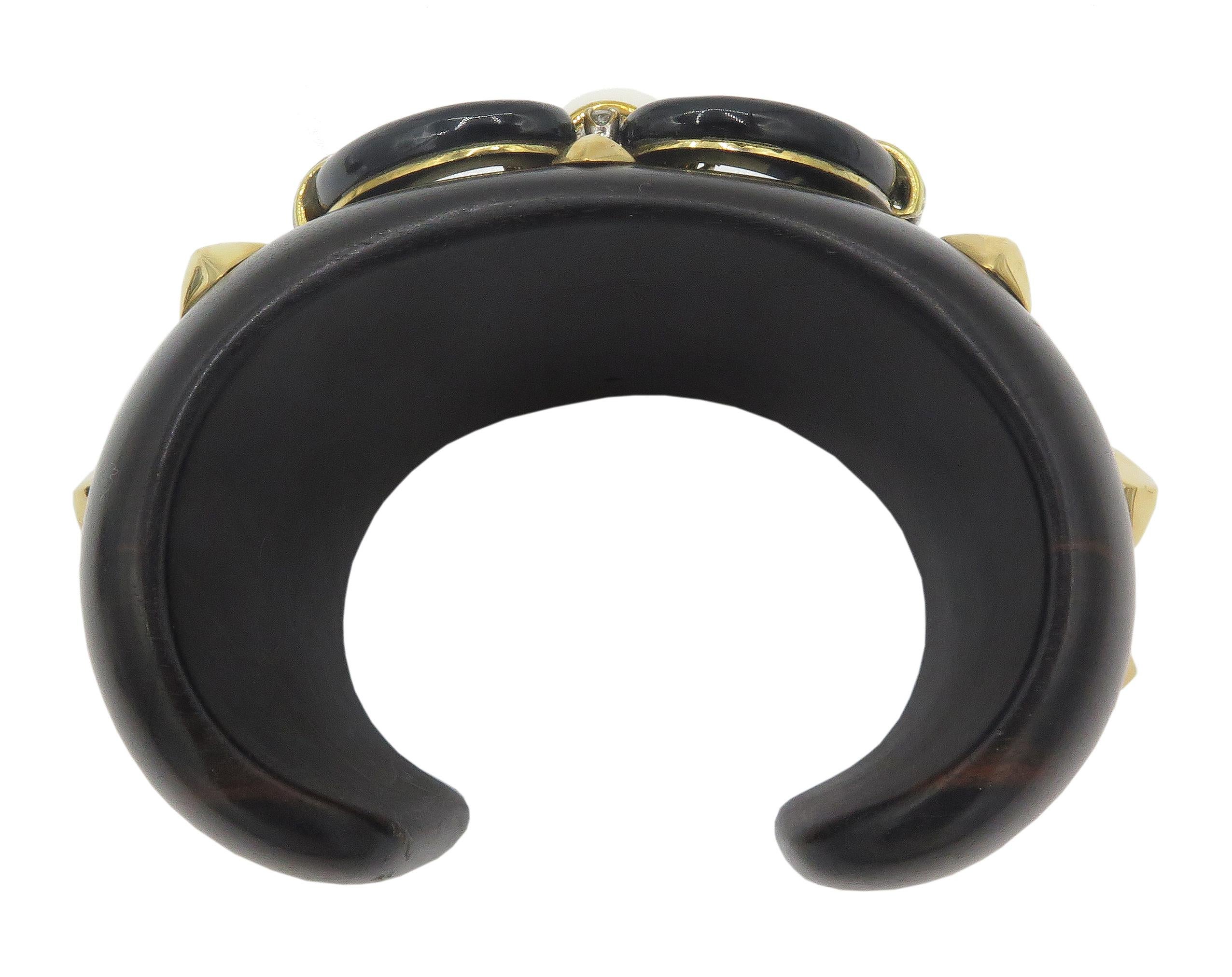 Taille ronde Bracelet manchette en ébène et or jaune 18 carats, agate et diamants en vente