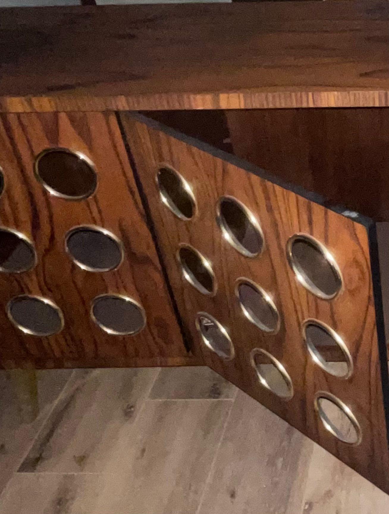 XXIe siècle et contemporain Armoire marseillaise à 4 portes en ébène avec détails en laiton U.S.A. 21ème siècle. en vente