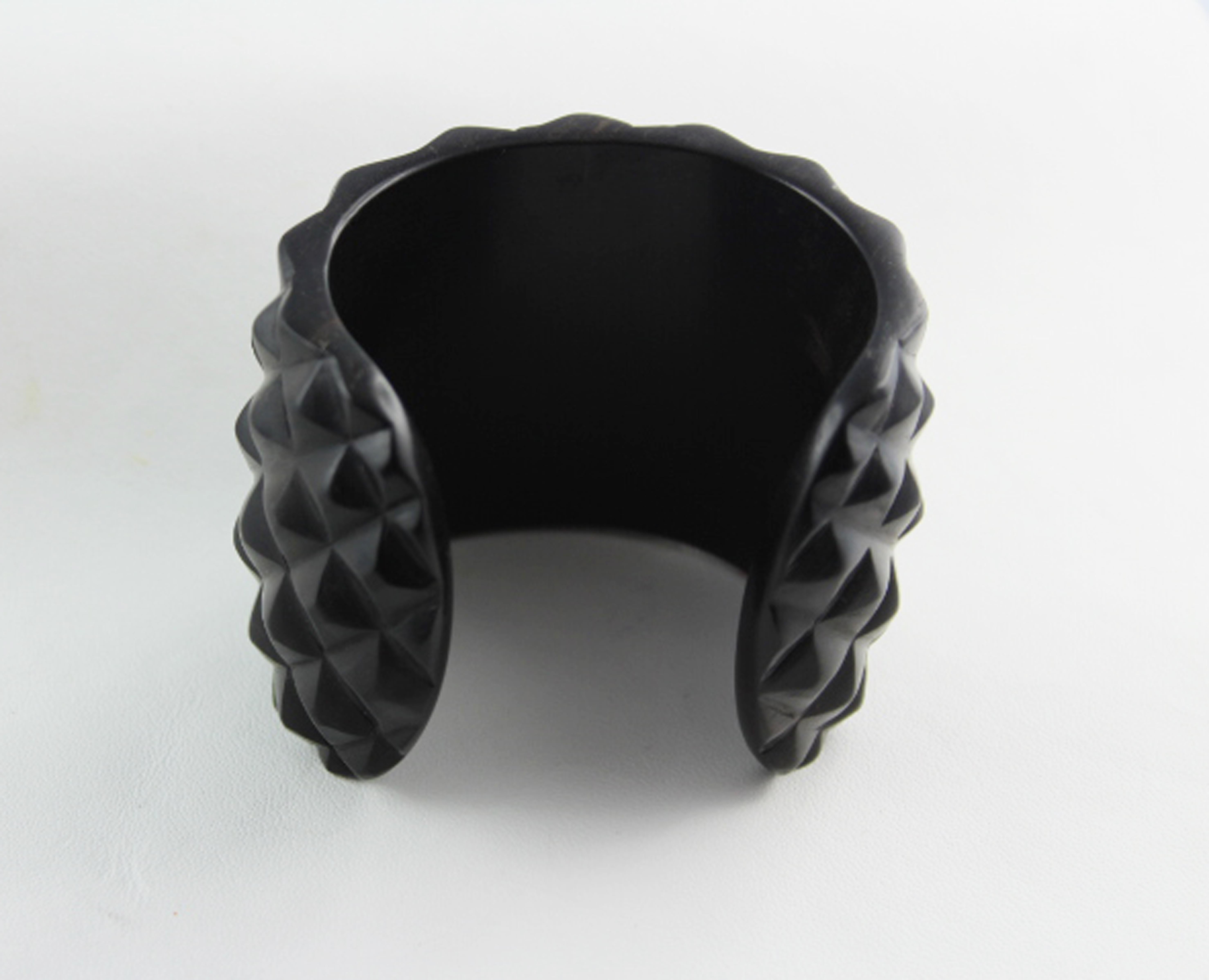 Ebony Black Wood Mounts Cuff Bracelet In New Condition For Sale In Milano, IT