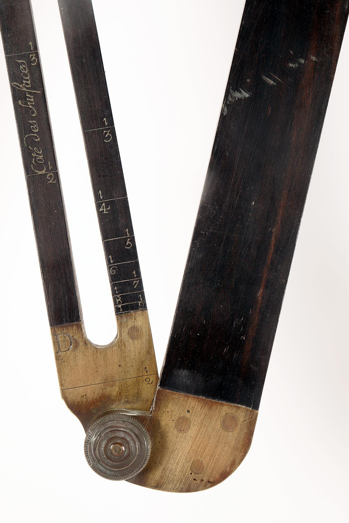 Pantografo in ebano, ottone e avorio, firmato Lennel, Parigi 1780. in vendita 6