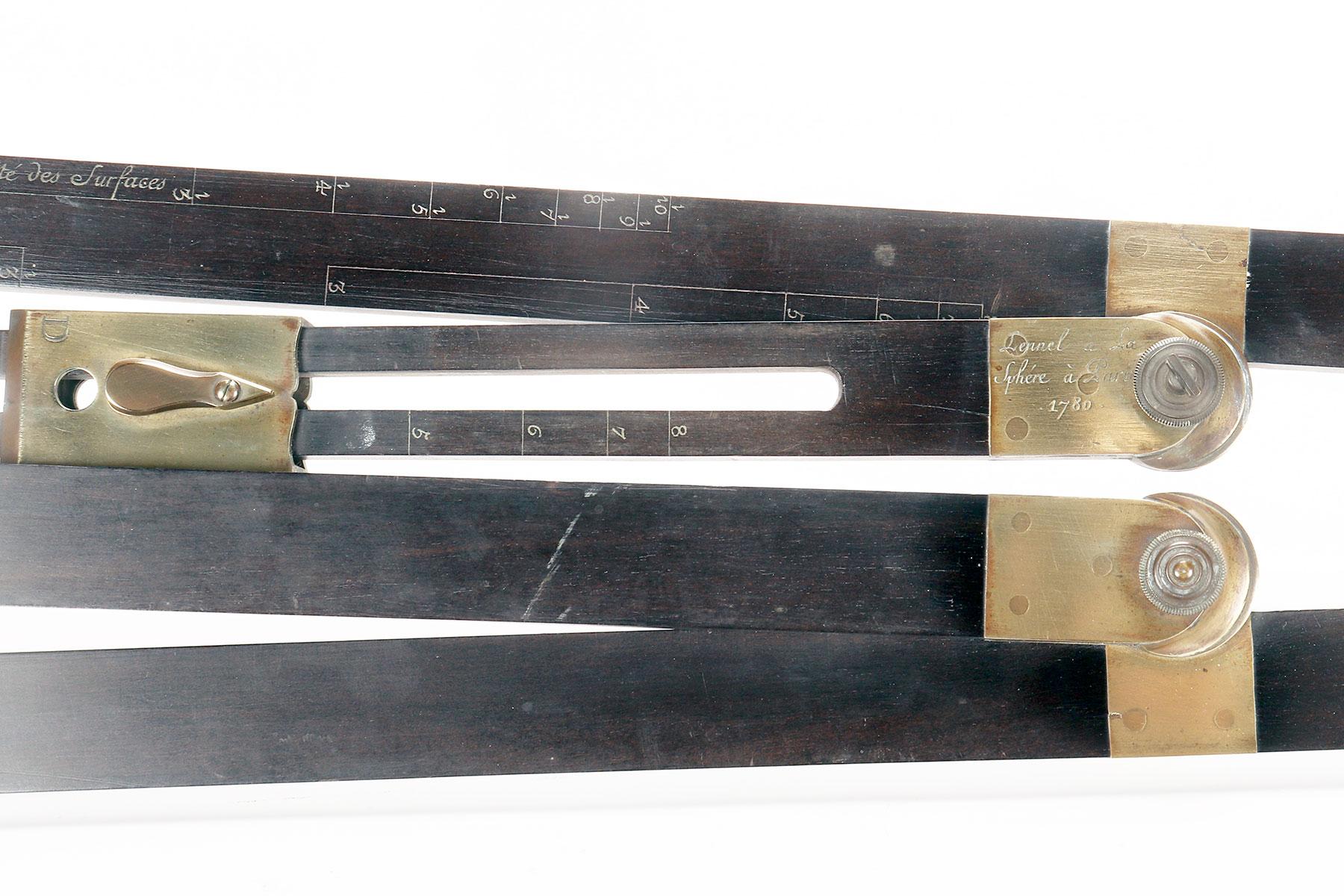 Pantografo in ebano, ottone e avorio, firmato Lennel, Parigi 1780. In condizioni buone in vendita a Milan, IT