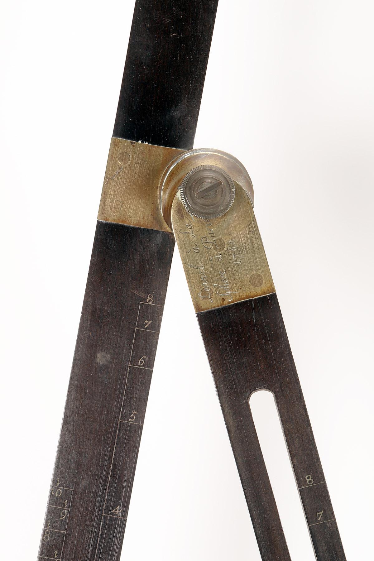 Pantografo in ebano, ottone e avorio, firmato Lennel, Parigi 1780. in vendita 2